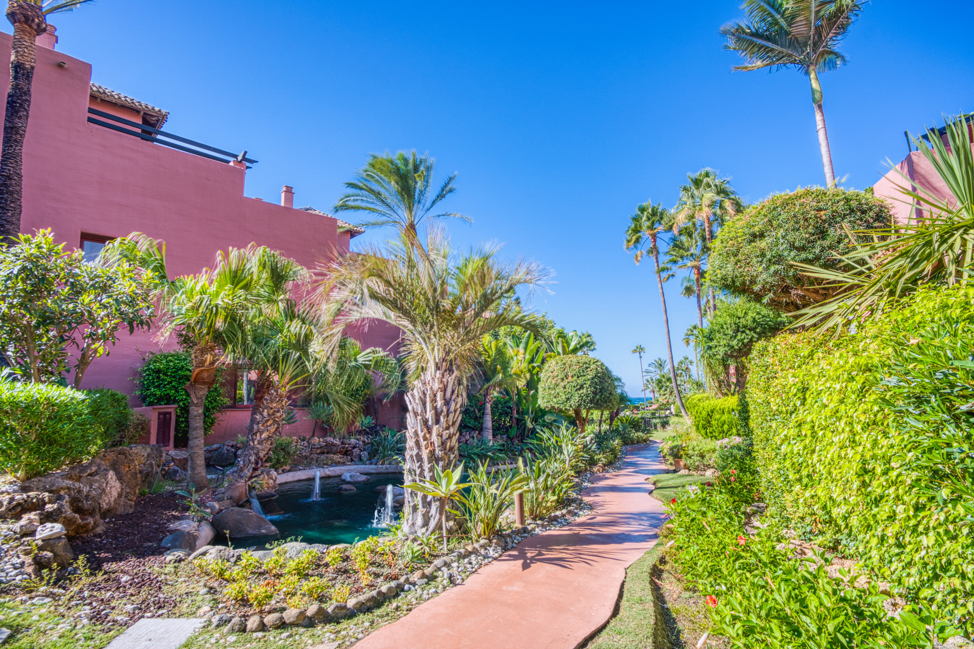 Immaculate three bedroom west facing ground floor apartment in the prestigious and gated beachfront community Menara Beach