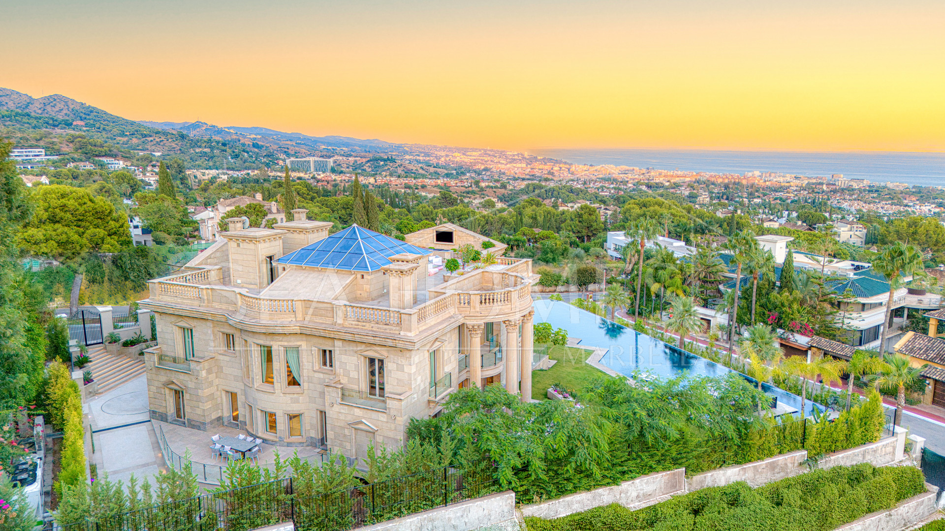 An architecturally unique, south-facing property located in the exclusive gated community of Sierra Blanca on Marbella’s prestigious Golden Mile