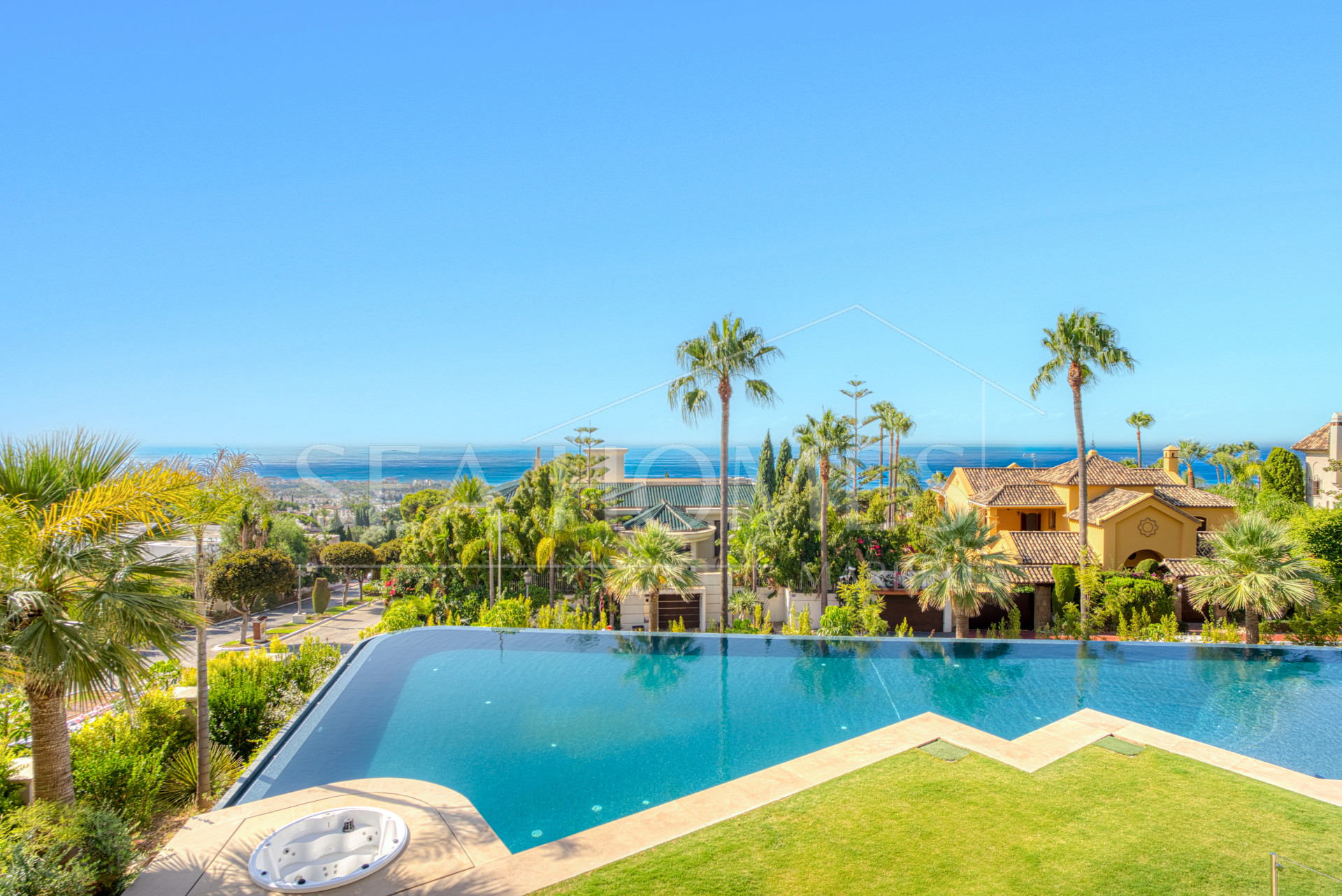 An architecturally unique, south-facing property located in the exclusive gated community of Sierra Blanca on Marbella’s prestigious Golden Mile