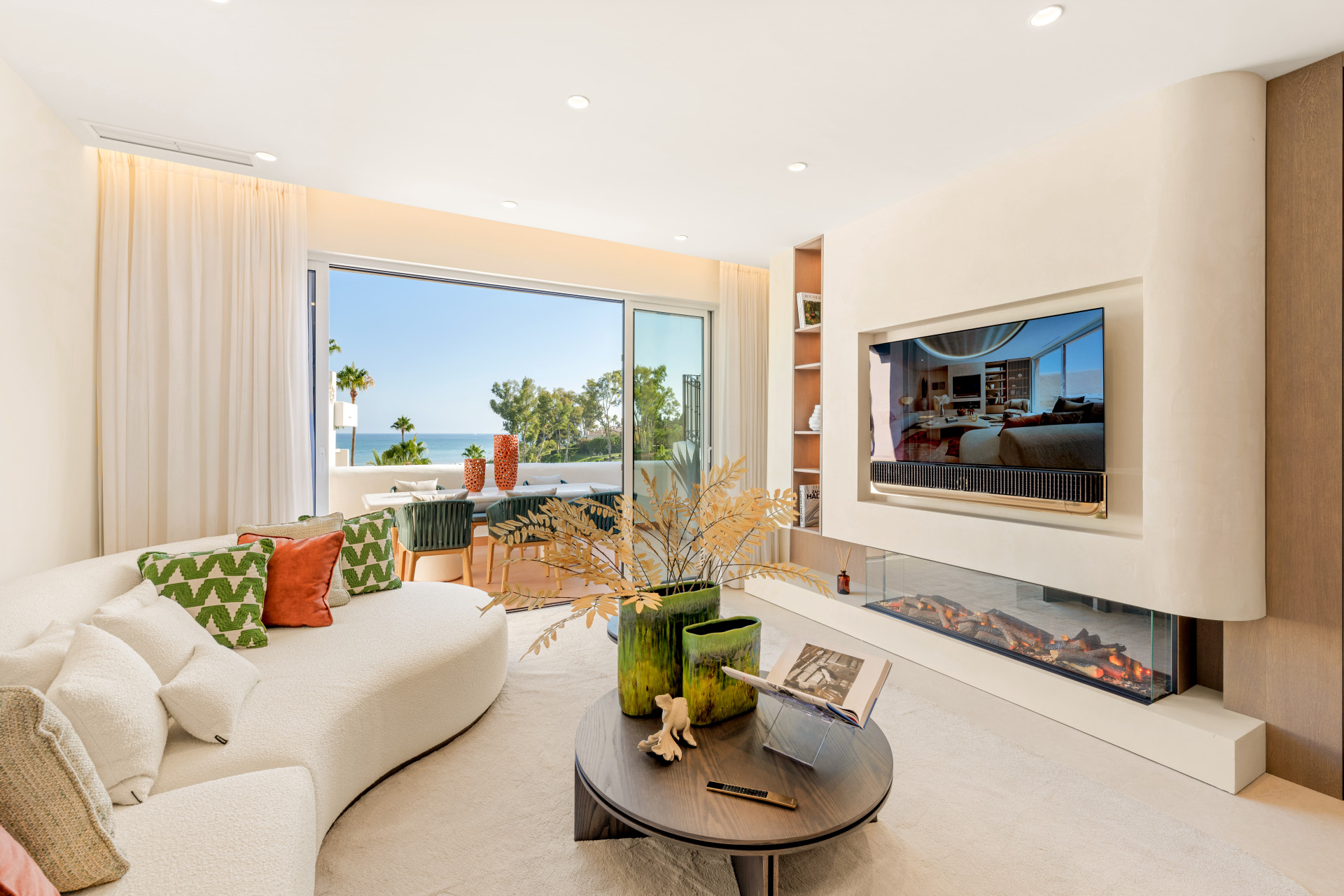 Atemberaubendes Drei-Zimmer-Penthouse in der exklusiven Wohnanlage von Bahia Del Velerin, Estepona.