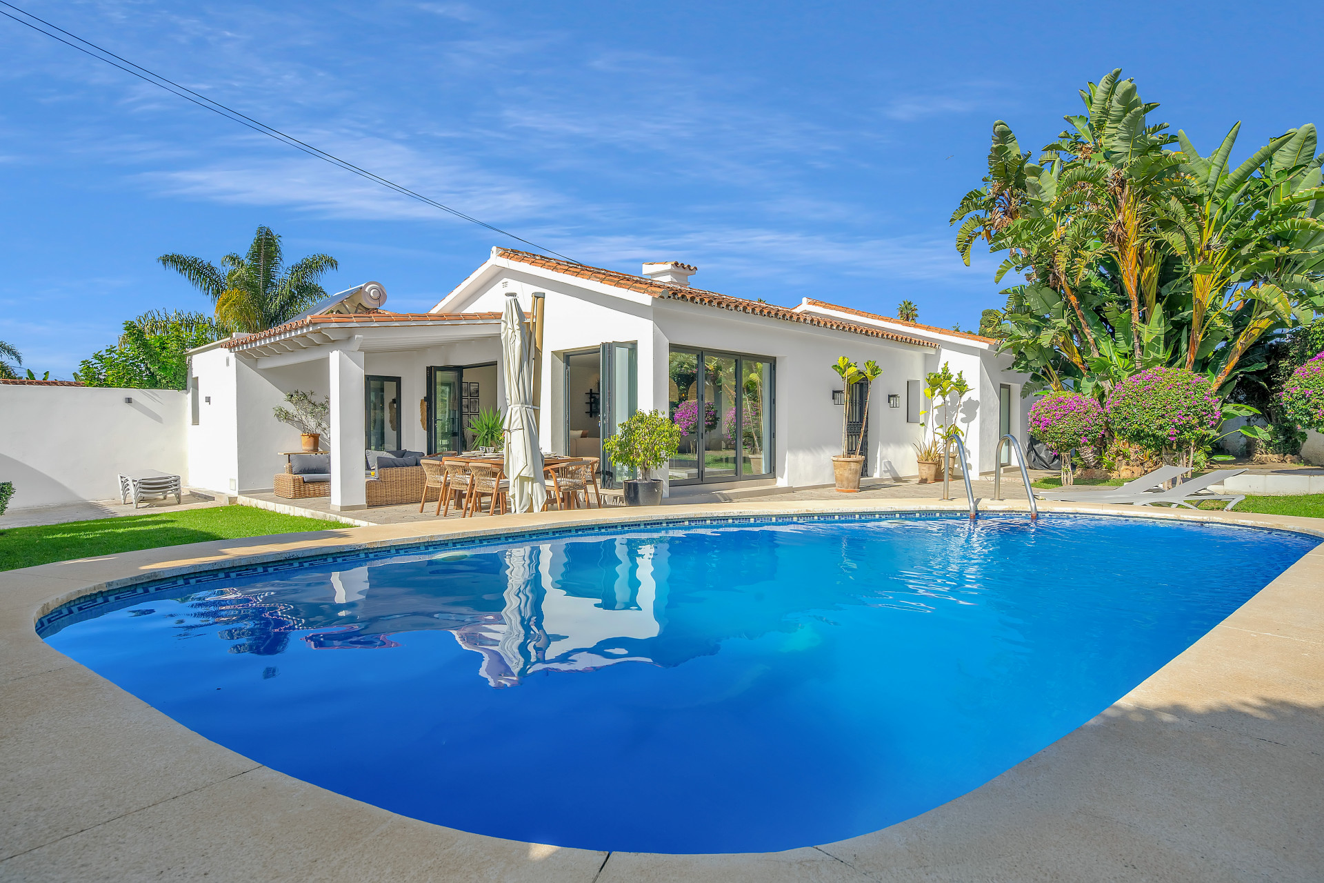 A beautifully updated villa in the desirable coastal area of San Pedro de Alcántara