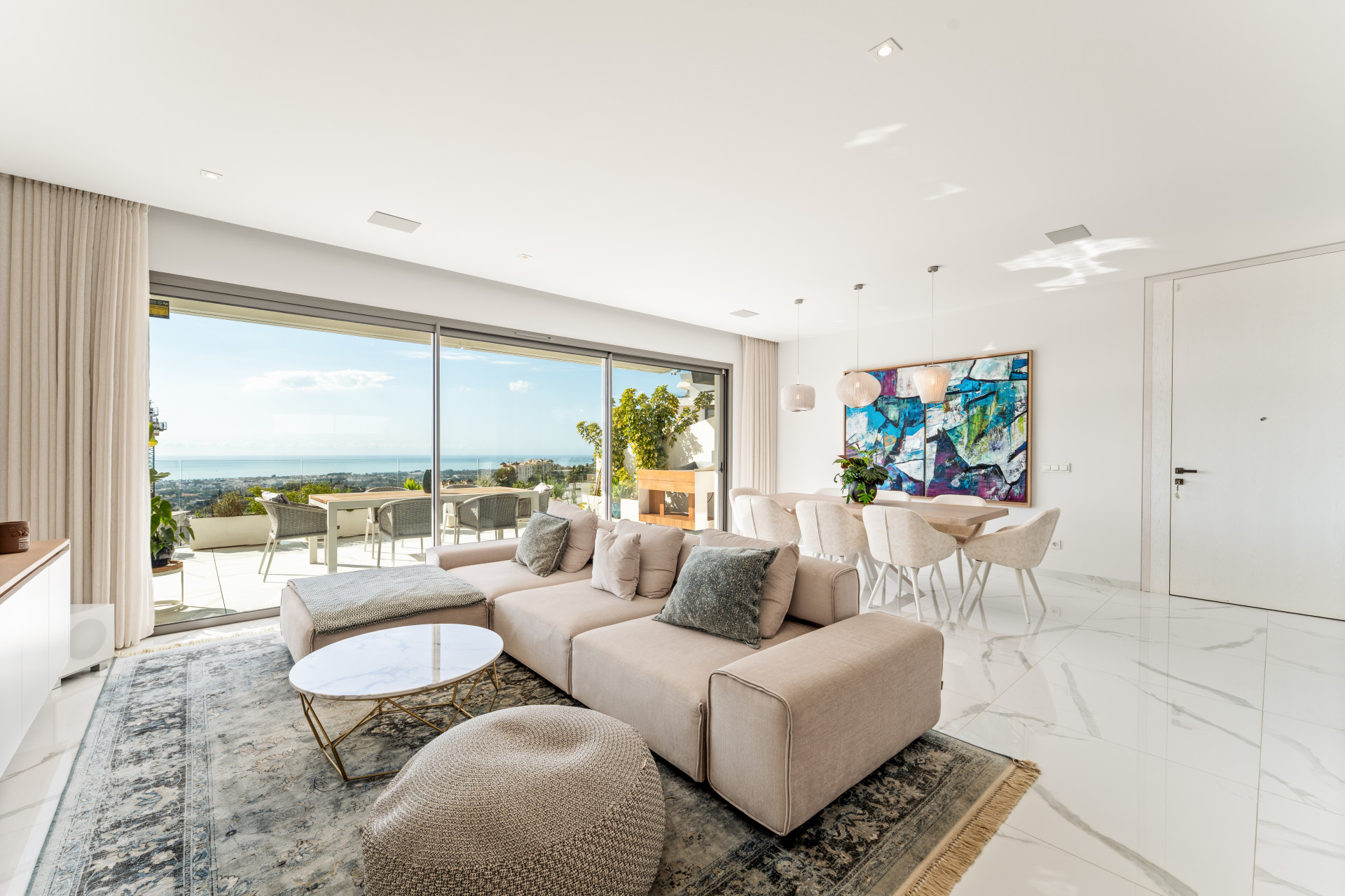 Modern, South-facing,Luxury Three Bedroom Apartment with Panoramic Sea & Mountain Views located in Prestigious BYU Hills