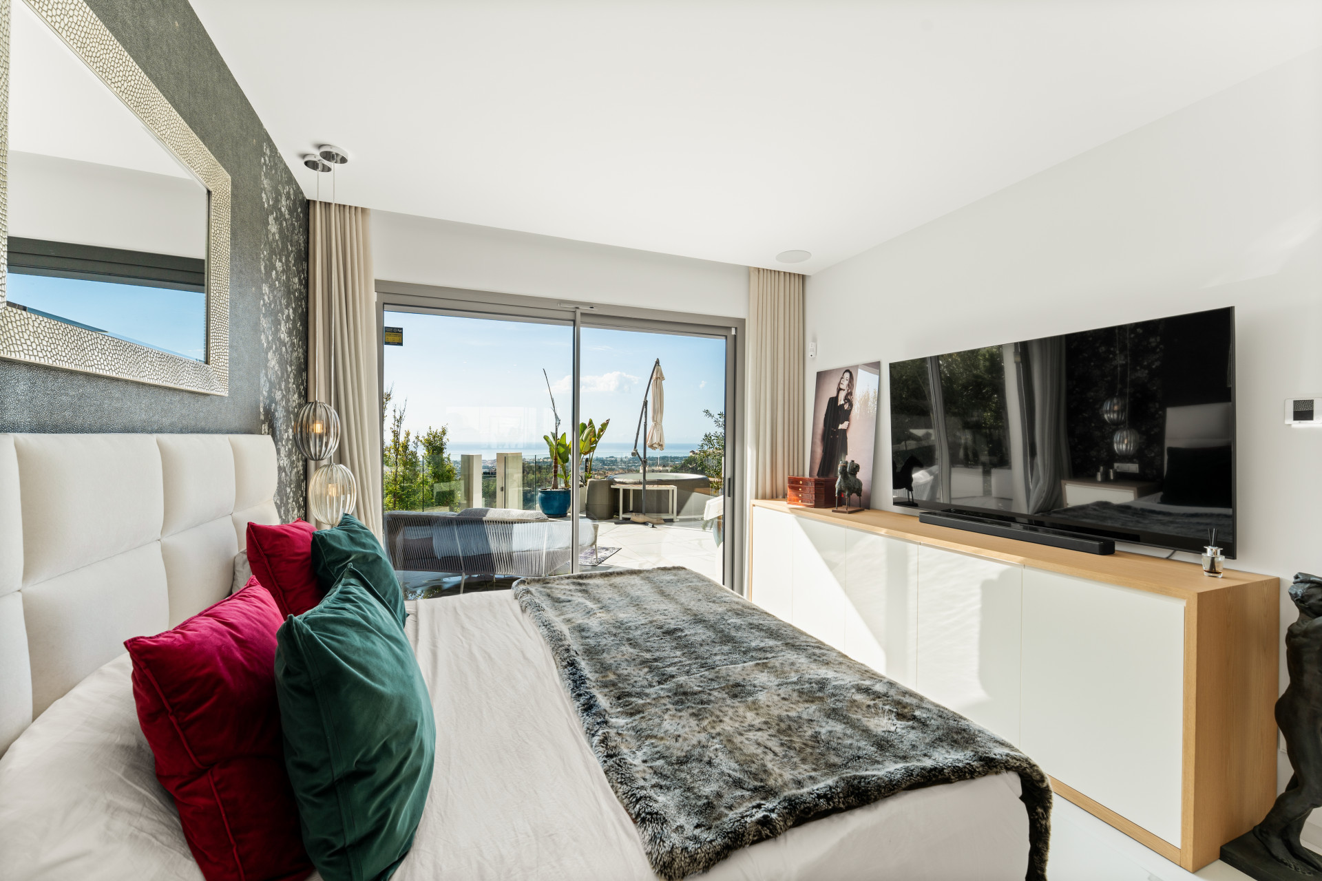 Modern, South-facing,Luxury Three Bedroom Apartment with Panoramic Sea & Mountain Views located in Prestigious BYU Hills