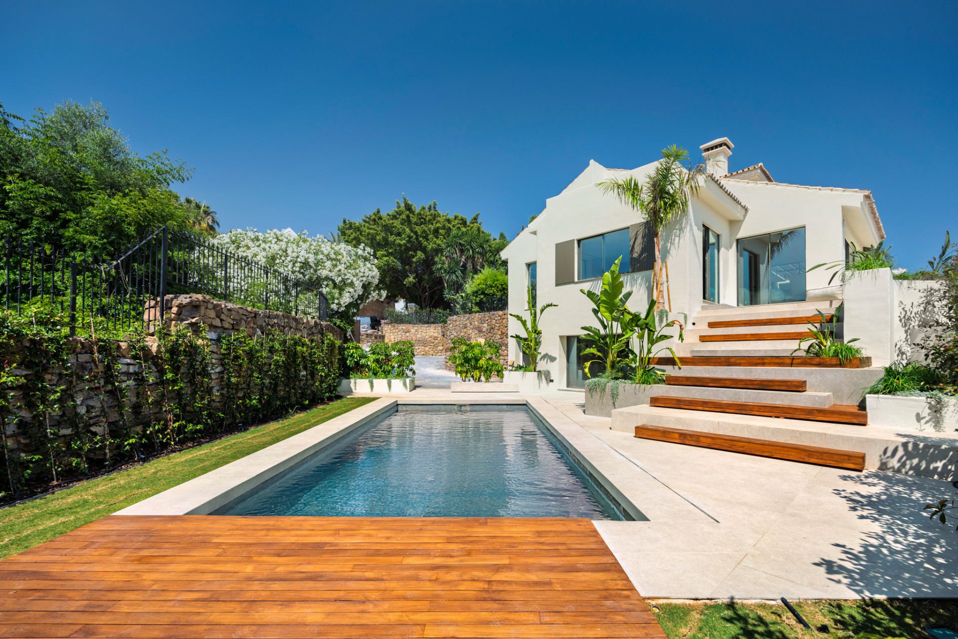 Luxury, south-facing, five bedroom villa in Marbella's prestigious Golf Valley.
