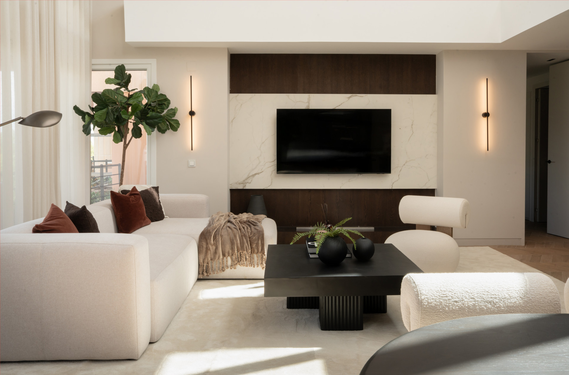 Modern Four Bedroom Penthouse with Rooftop Pool located in Magna Marbella