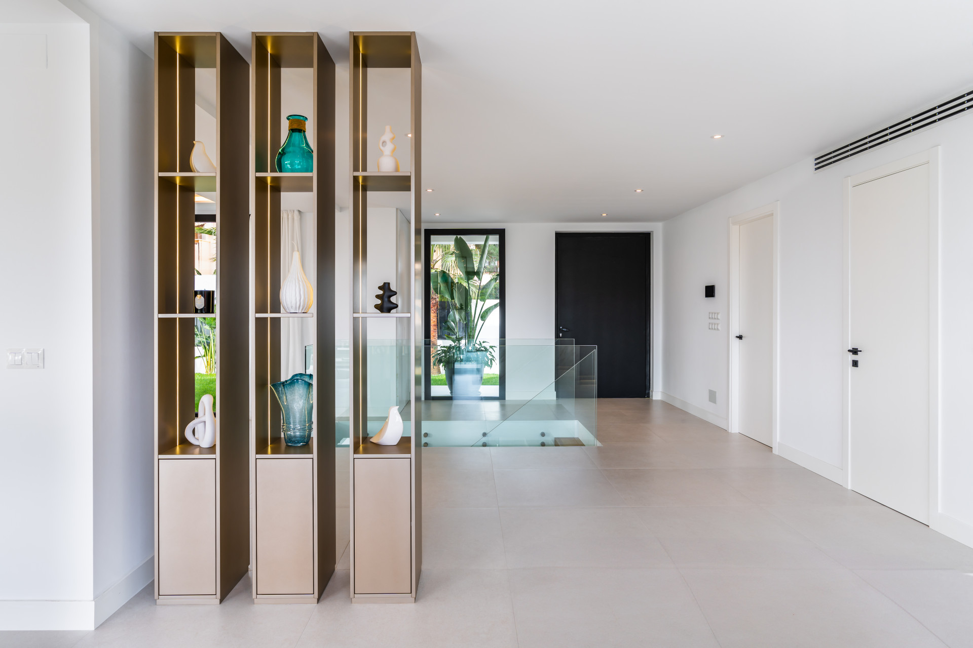 Stunning four bedroom villa with sea views in Marbesa, Marbella East