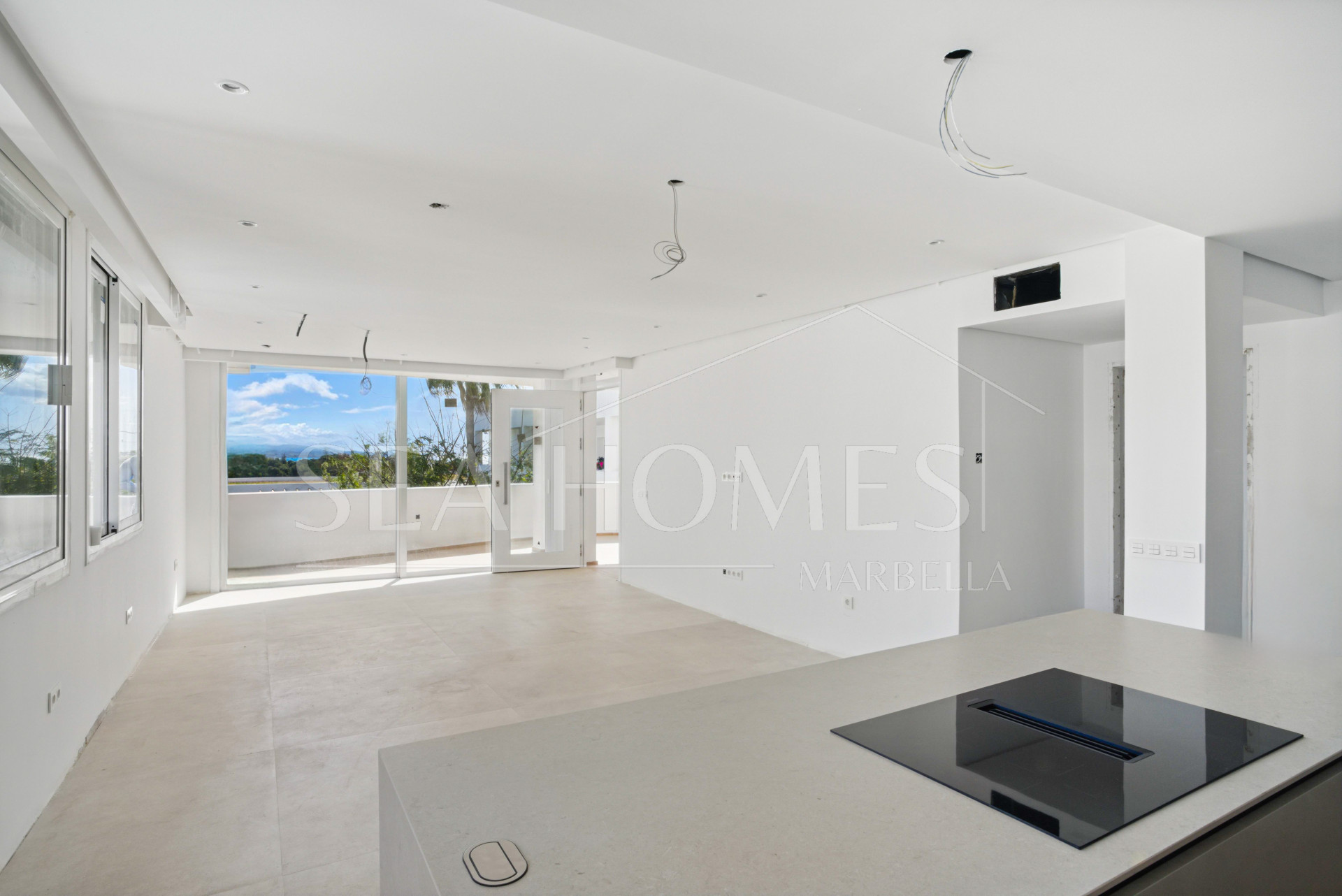 Beautifully reformed two bedroom apartment in the gated community of Jardines de Andalucía, Nueva Andalucia