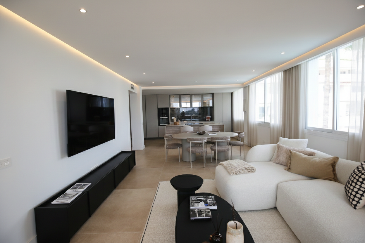 Beautifully reformed two bedroom apartment in the gated community of Jardines de Andalucía, Nueva Andalucia