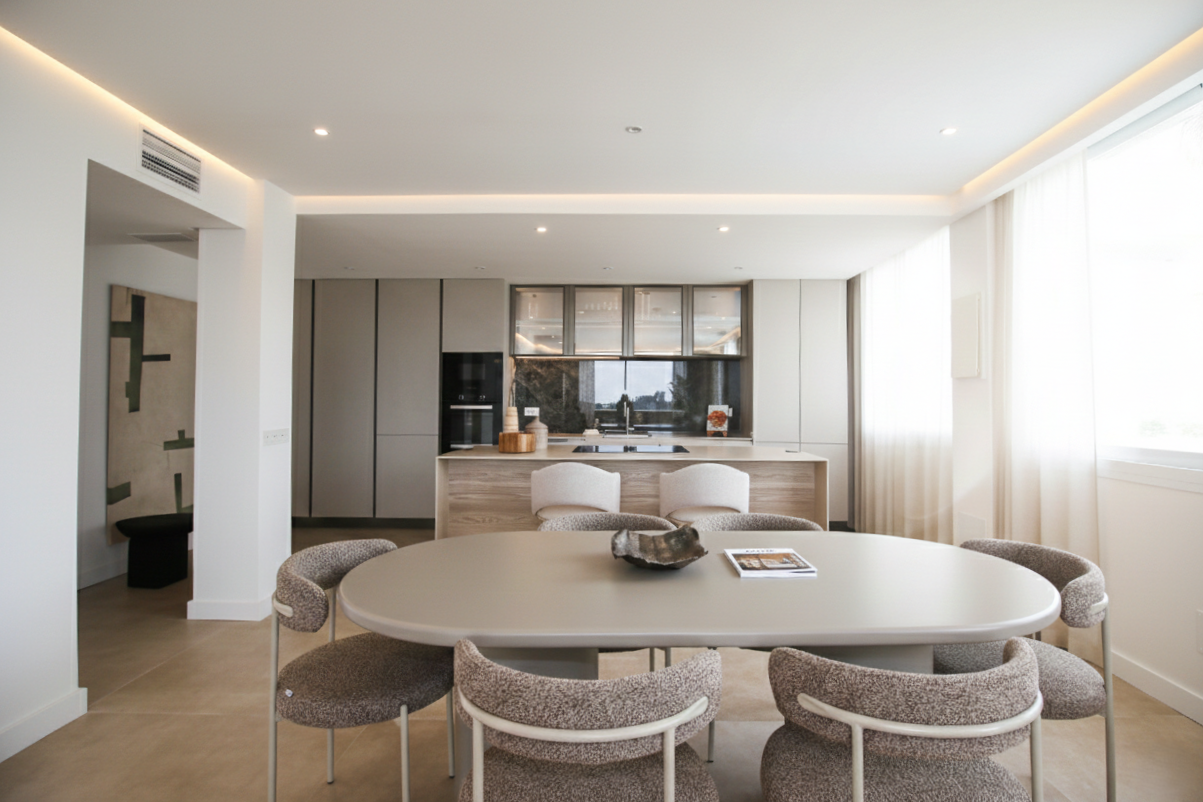 Beautifully reformed two bedroom apartment in the gated community of Jardines de Andalucía, Nueva Andalucia