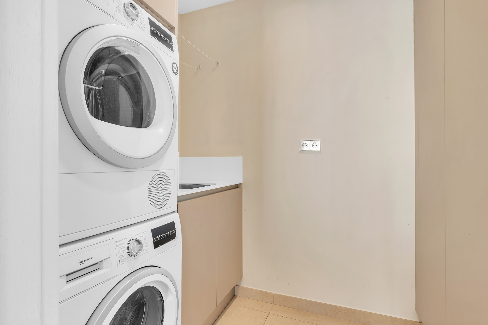 Un lujoso y moderno ático en una exclusiva urbanización de obra nueva