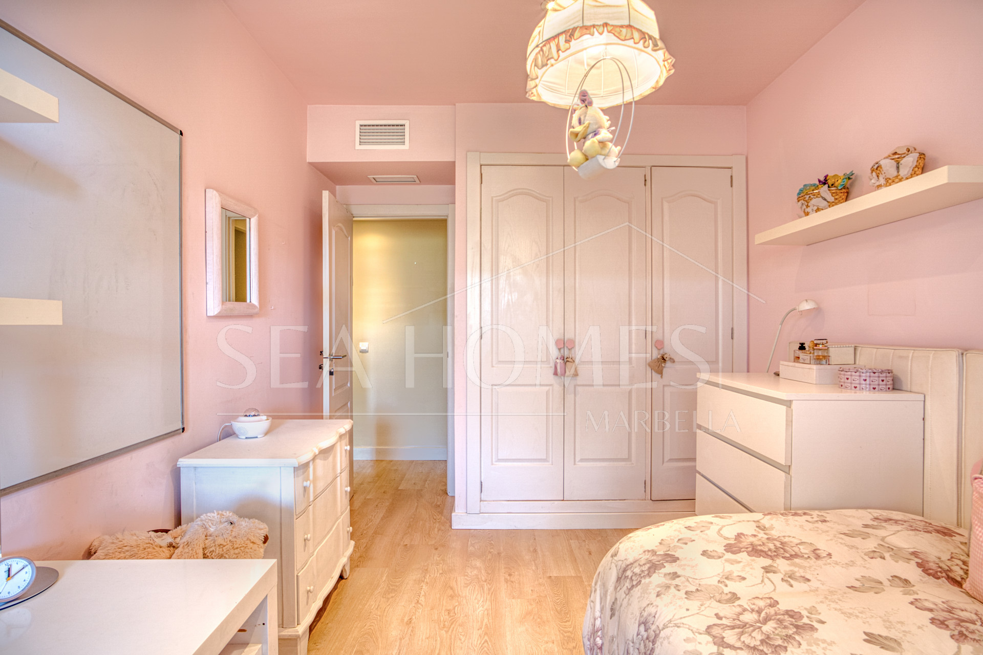 Lovely three bedroom apartment located in the heart of the Golden Mile of Marbella, Costa Nagüeles III