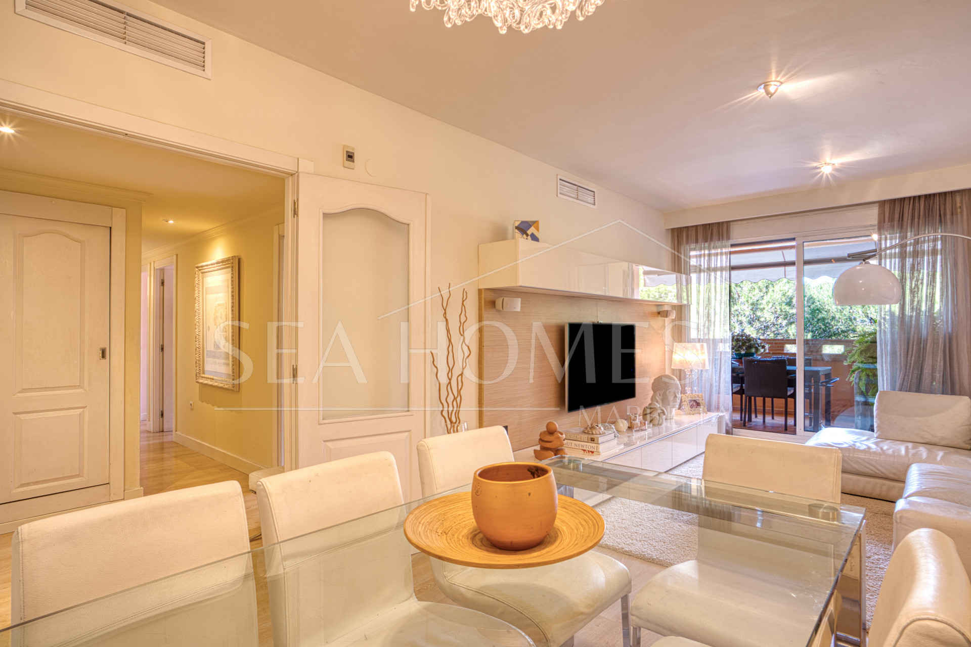 Lovely three bedroom apartment located in the heart of the Golden Mile of Marbella, Costa Nagüeles III