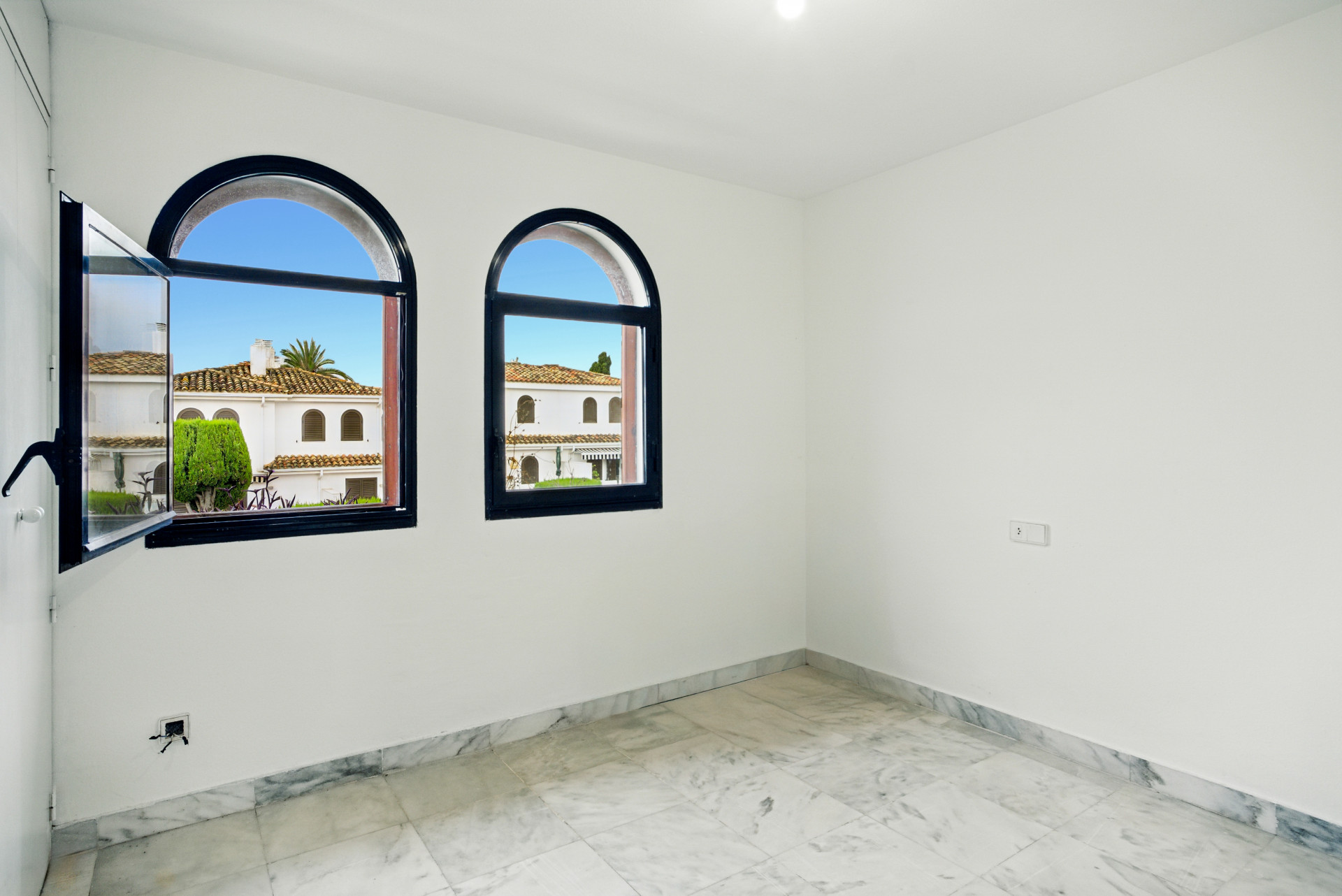 продажа. Таунхаус в Estepona