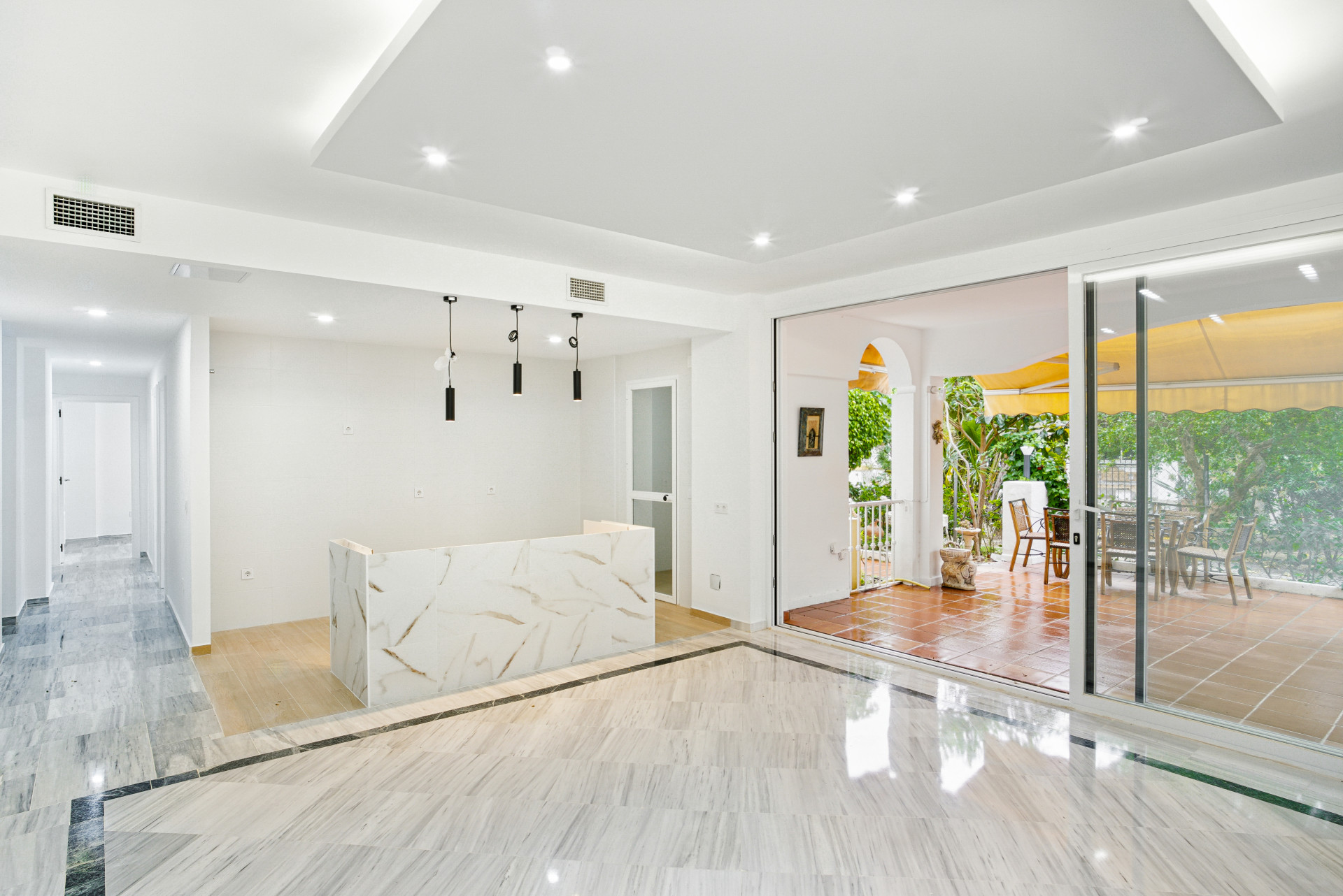 Beautifully reformed, four bedroom south east facing, ground floor apartment located in Hacienda Nagüeles on Marbella’s Golden Mile