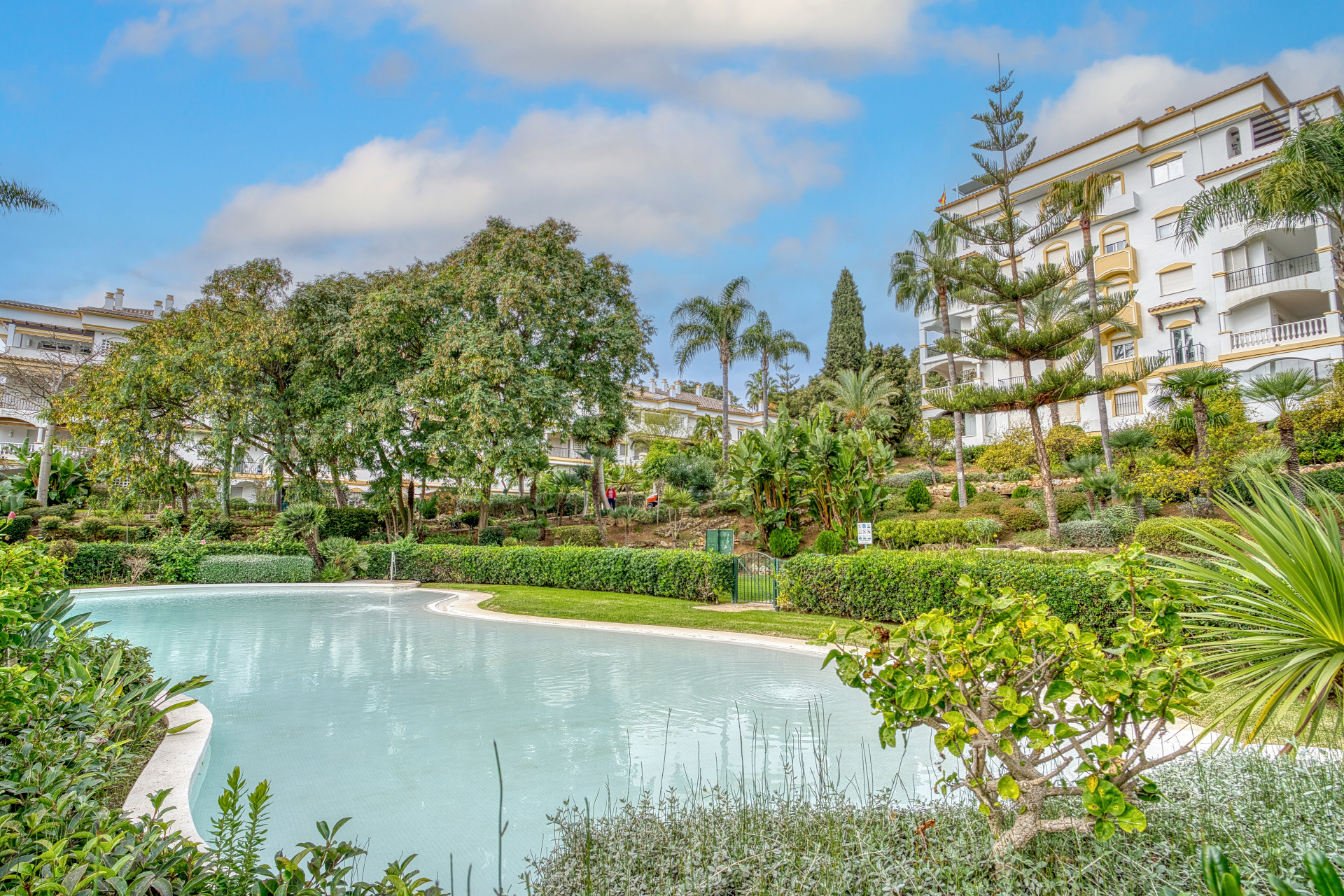 Beautifully reformed, four bedroom south east facing, ground floor apartment located in Hacienda Nagüeles on Marbella’s Golden Mile
