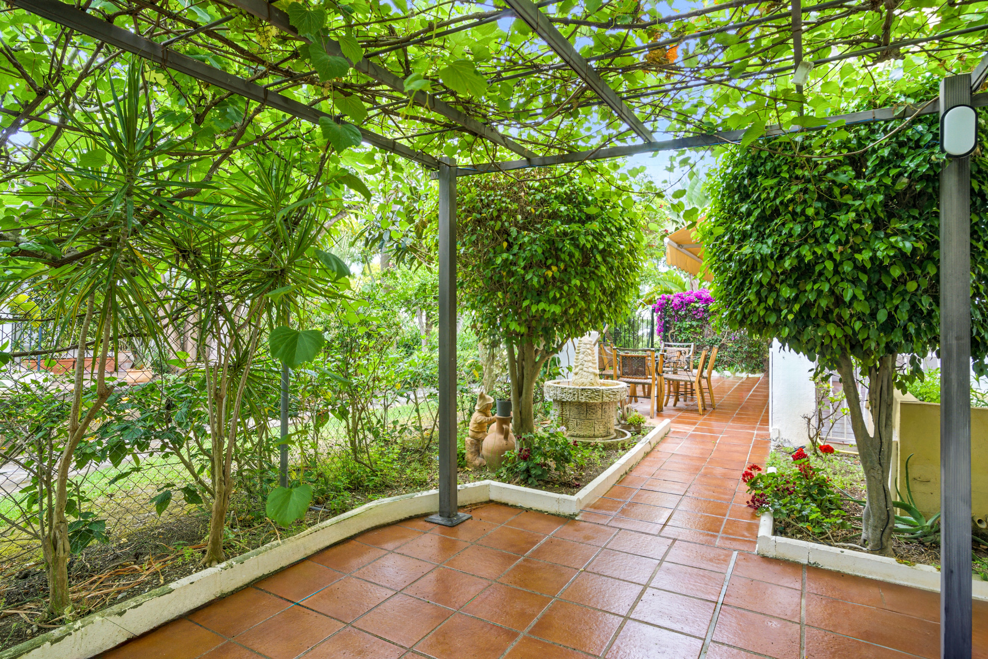 Beautifully reformed, four bedroom south east facing, ground floor apartment located in Hacienda Nagüeles on Marbella’s Golden Mile