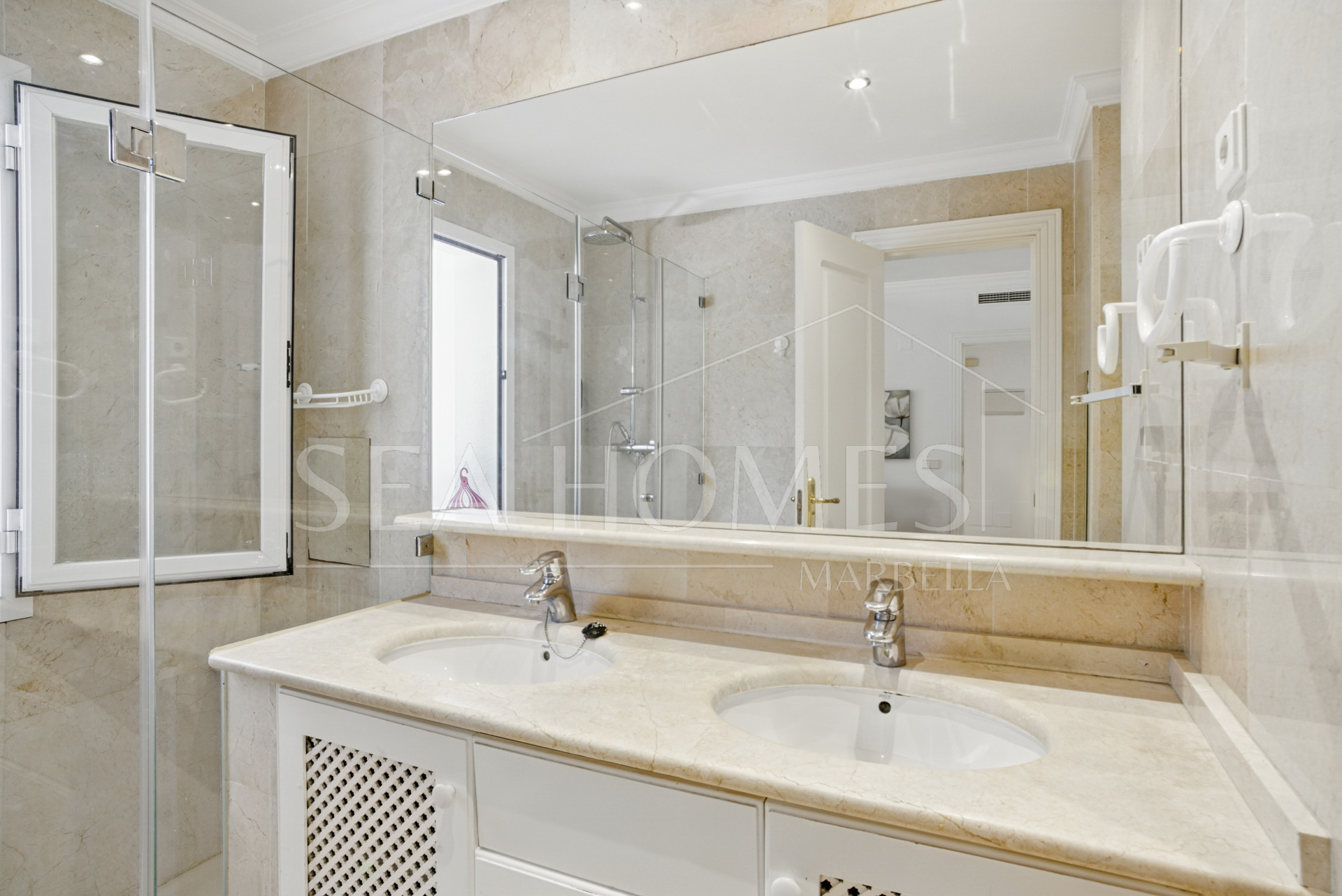 Spacious Three Bedroom, South-Facing Ground Floor Apartment in La Herradura, Marbella