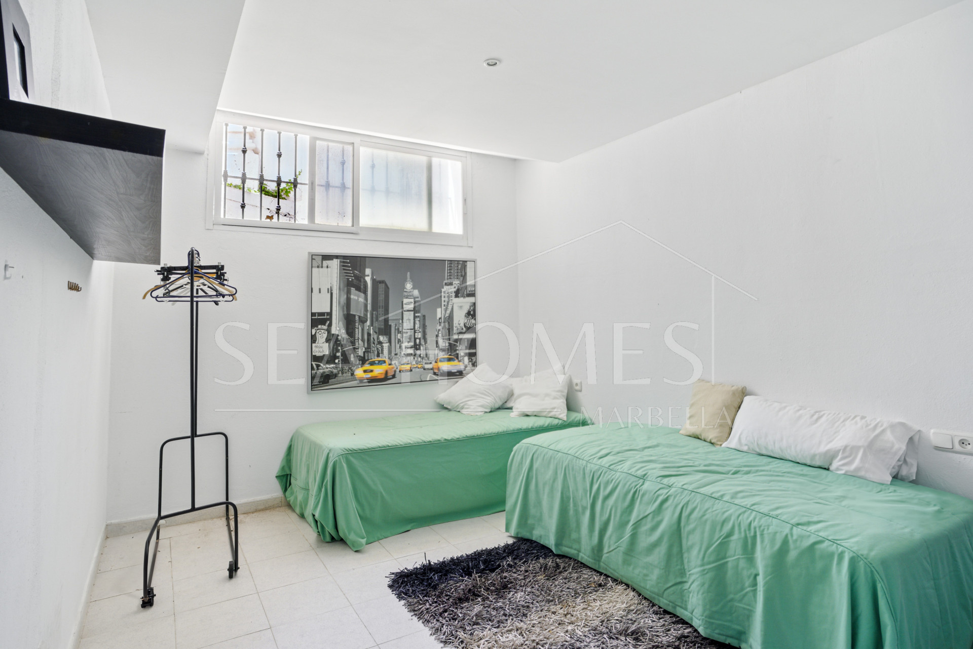 Spacious Three Bedroom, South-Facing Ground Floor Apartment in La Herradura, Marbella