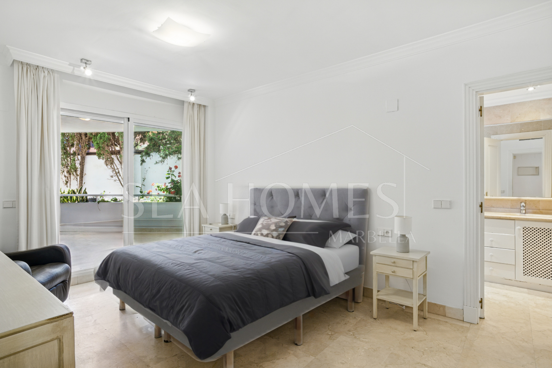 Spacious Three Bedroom, South-Facing Ground Floor Apartment in La Herradura, Marbella