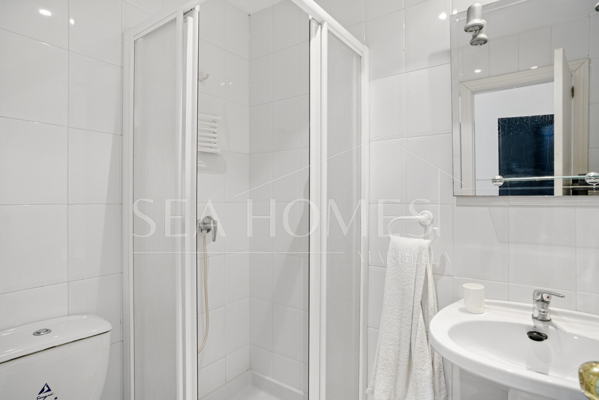 Spacious Three Bedroom, South-Facing Ground Floor Apartment in La Herradura, Marbella