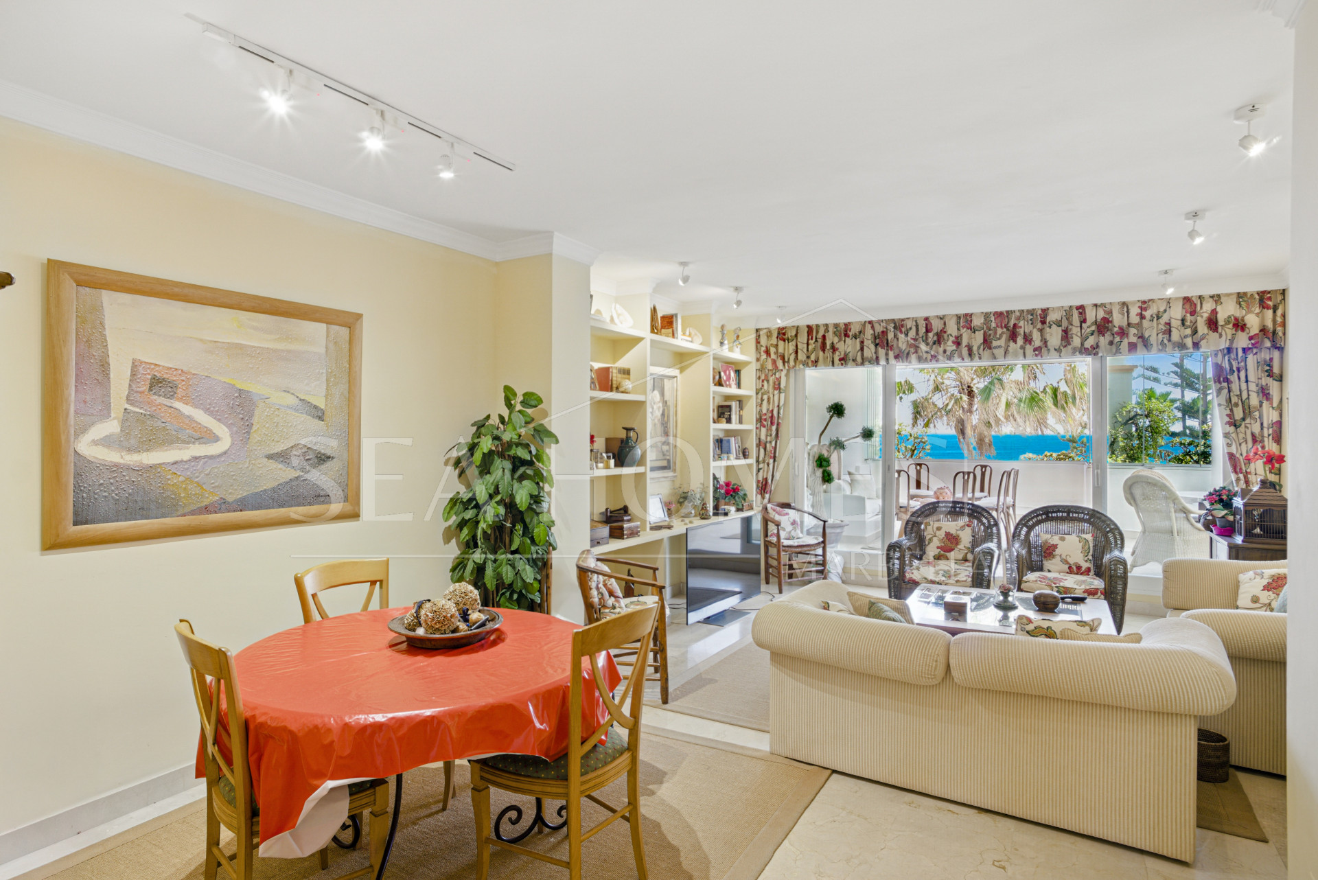 Exclusive Beachfront Two-Bedroom South-Facing Apartment with Sea Views in La Herradura, Marbella