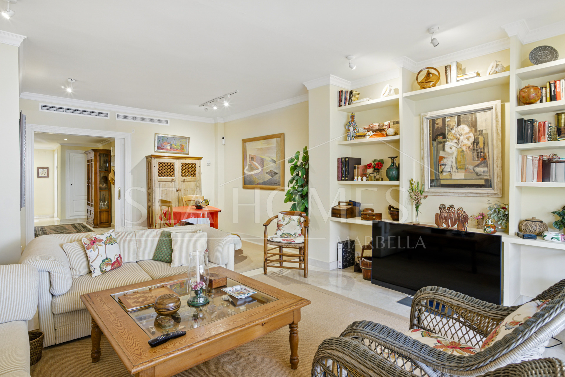 Exclusive Beachfront Two-Bedroom South-Facing Apartment with Sea Views in La Herradura, Marbella