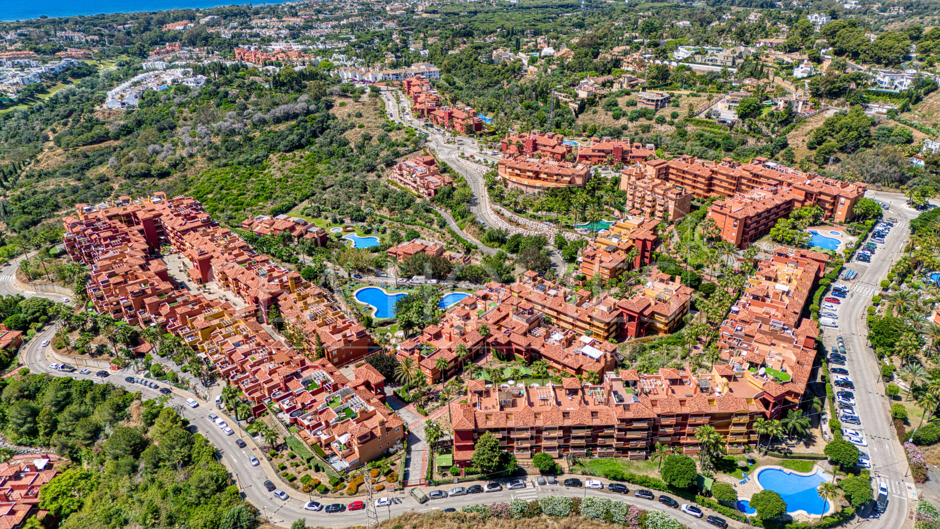 Lovely two bedroom, south west facing apartment in La Reserva de Marbella; with sea views