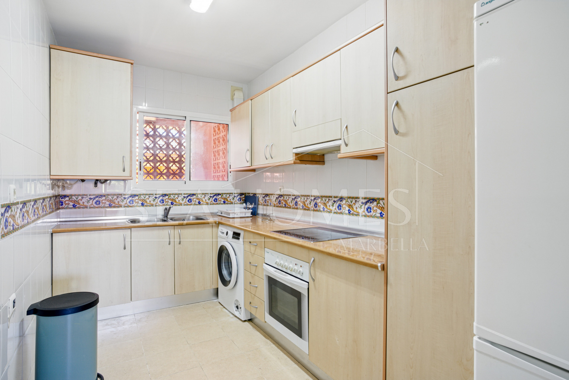 Lovely two bedroom, south west facing apartment in La Reserva de Marbella; with sea views