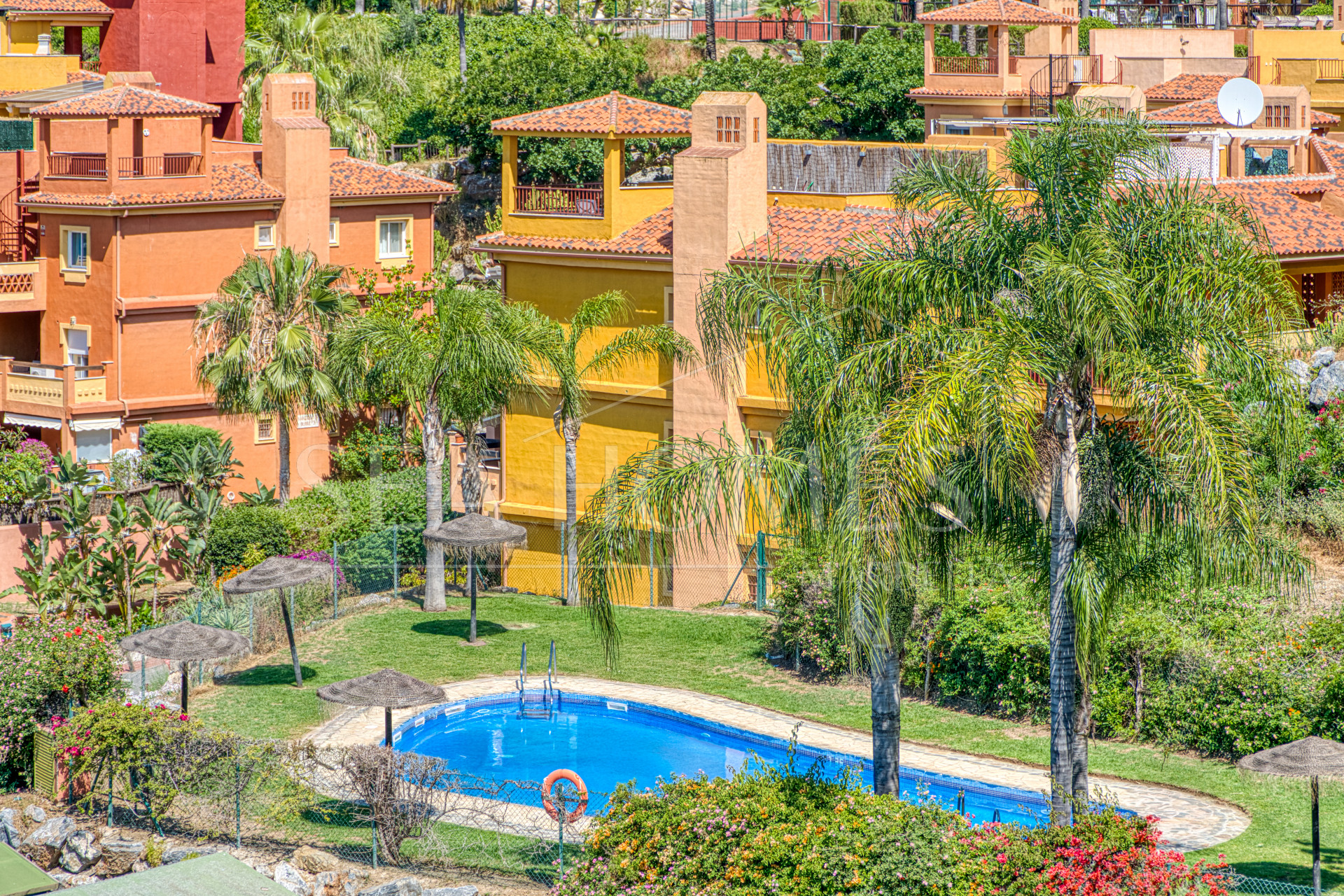 Lovely two bedroom, south west facing apartment in La Reserva de Marbella; with sea views