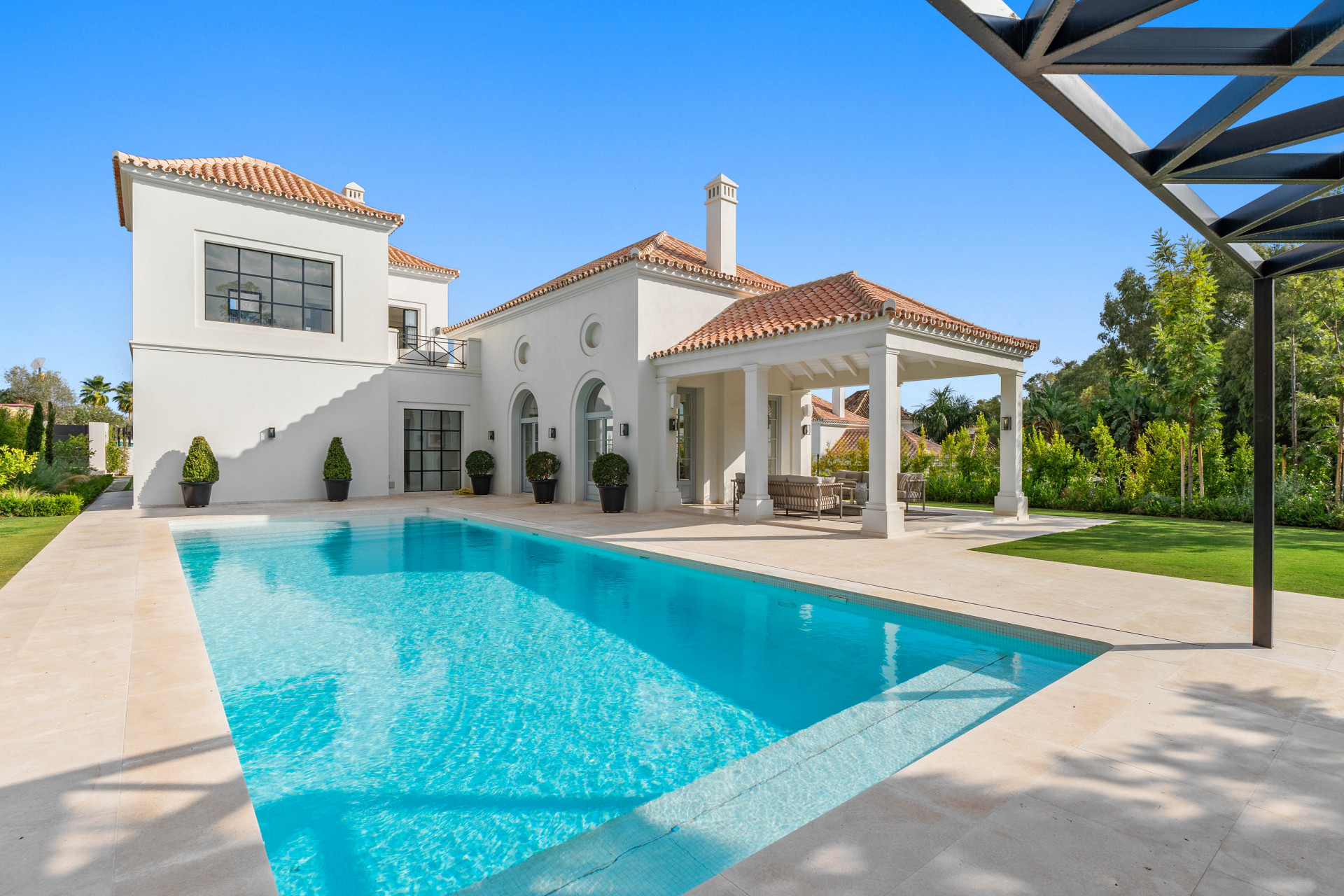 Exceptional four bedroom villa located in Nueva Andalucia, Marbella