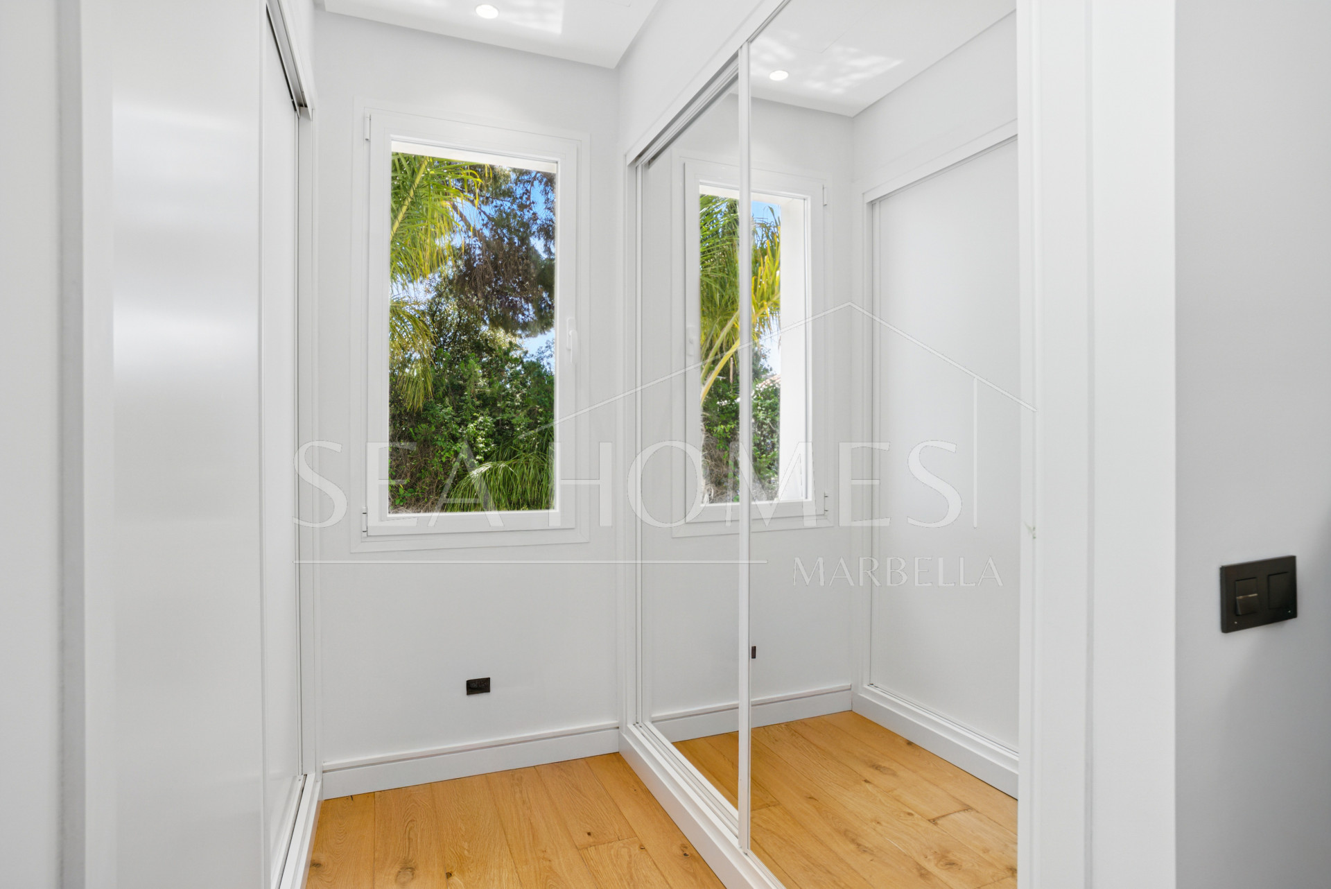 Modern, south facing six bedroom villa with sea views located in Nueva Andalucia, Marbella