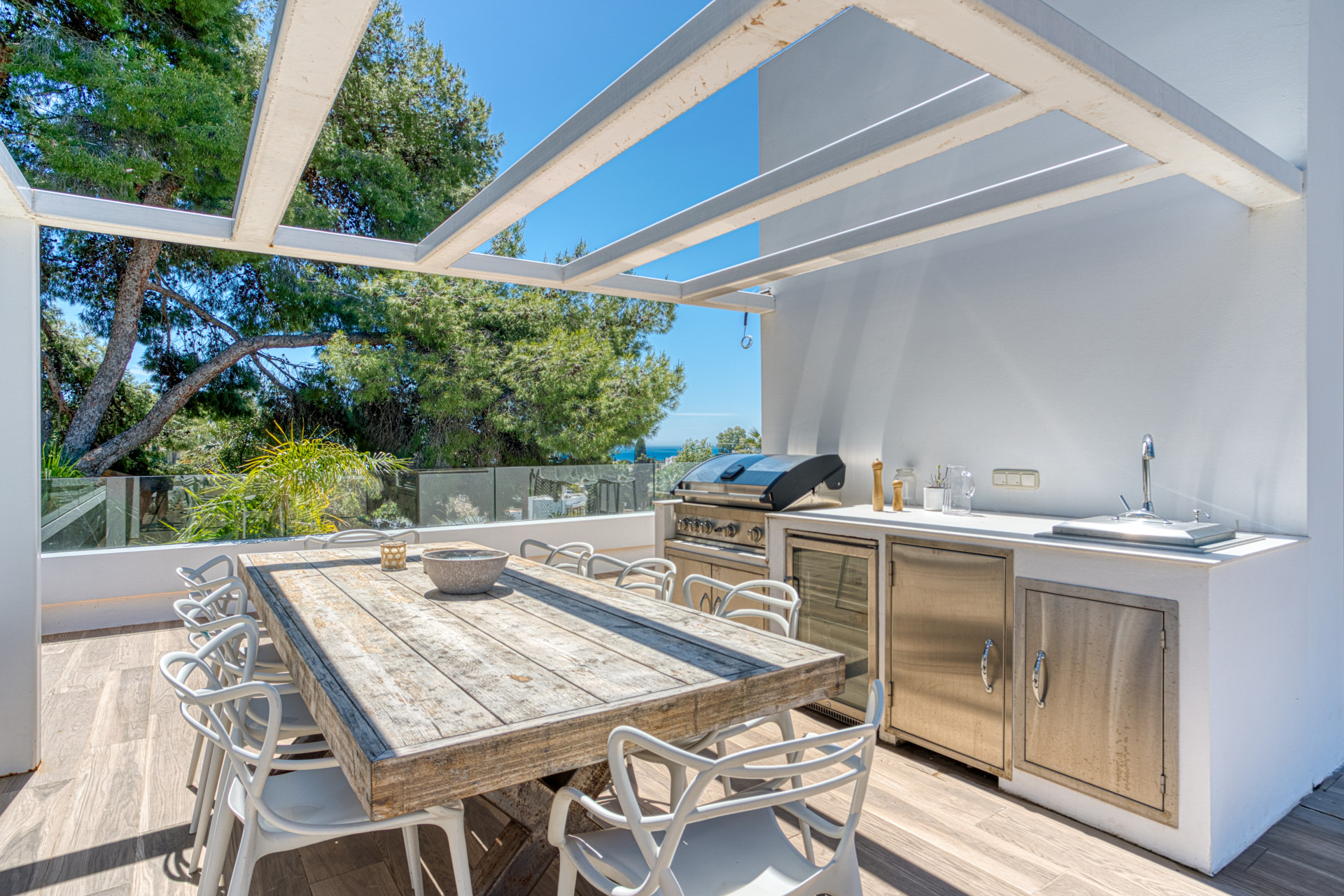 Moderne, Südlage Villa mit Meerblick in Nueva Andalucia, Marbella