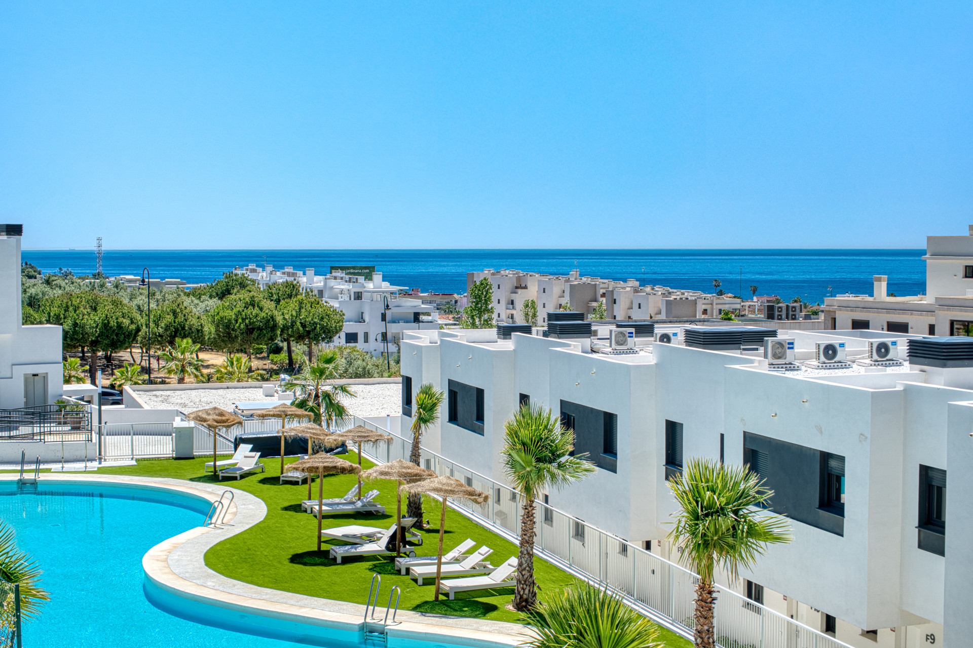 Schönes Drei-Zimmer-Stadthaus, im exklusiven Cala Serena Dorf im Herzen von La Cala de Mijas