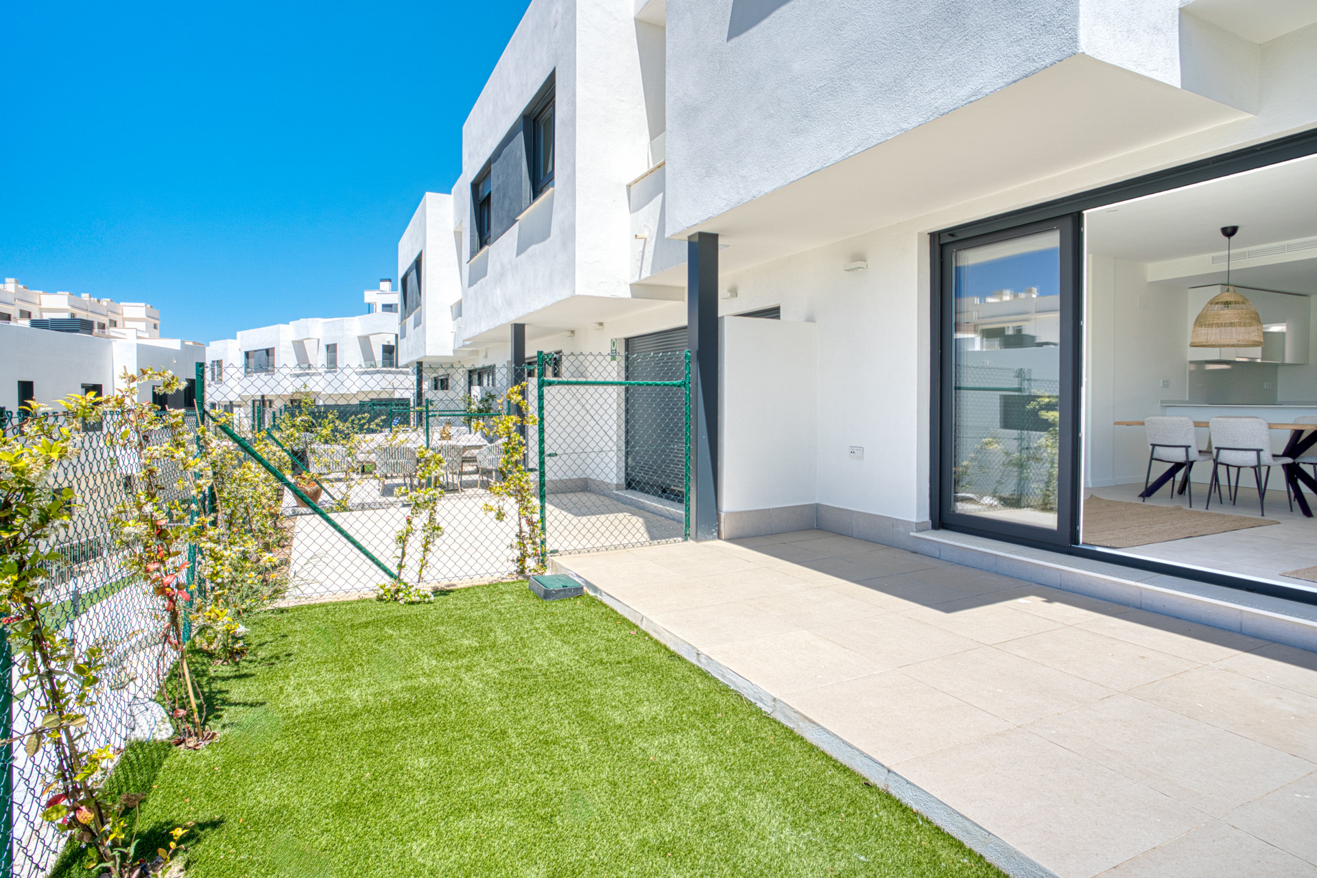 Schönes Drei-Zimmer-Stadthaus, im exklusiven Cala Serena Dorf im Herzen von La Cala de Mijas