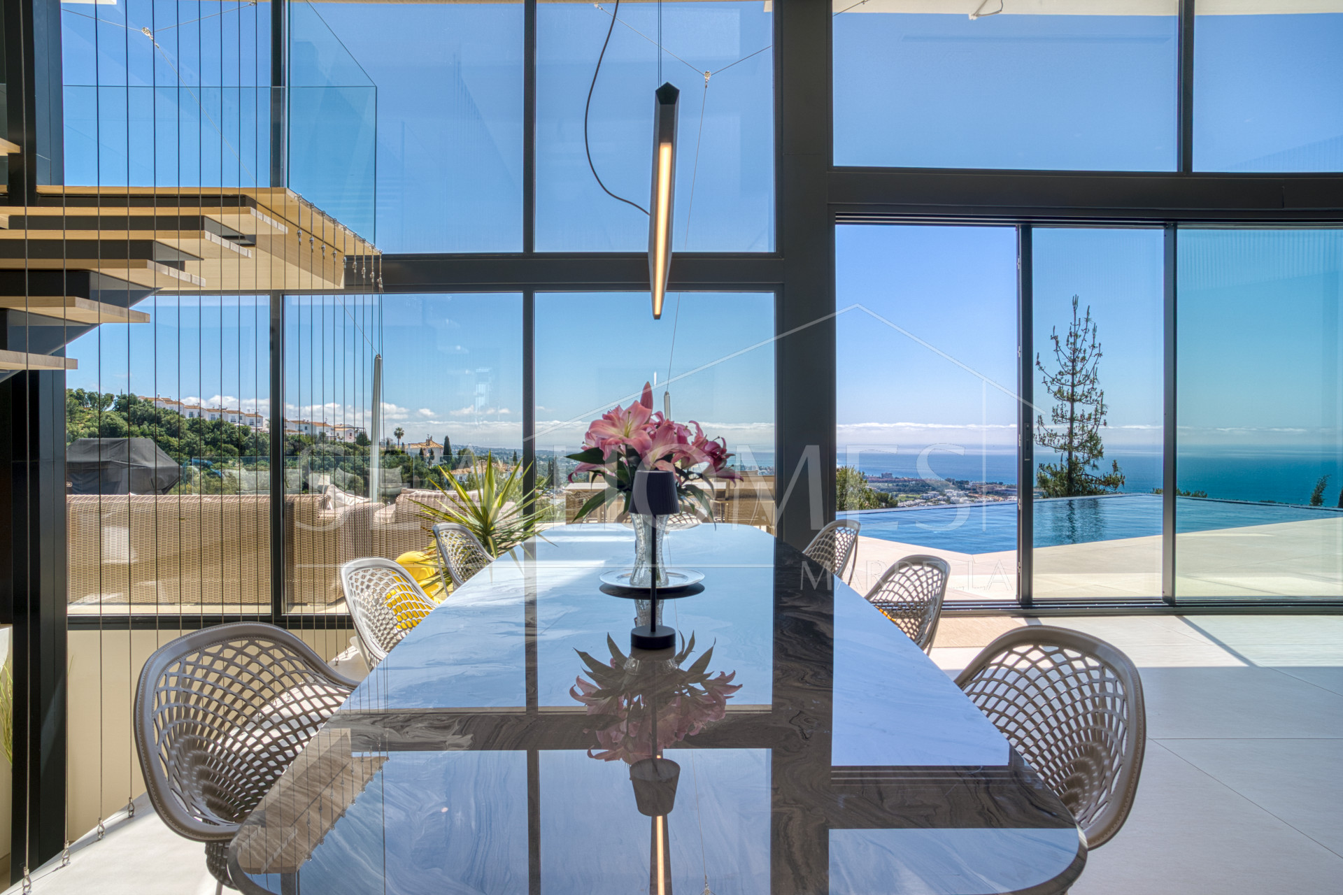 Outstanding, five bedroom Villa located in Altos de Los Monteros with panoramic sea views