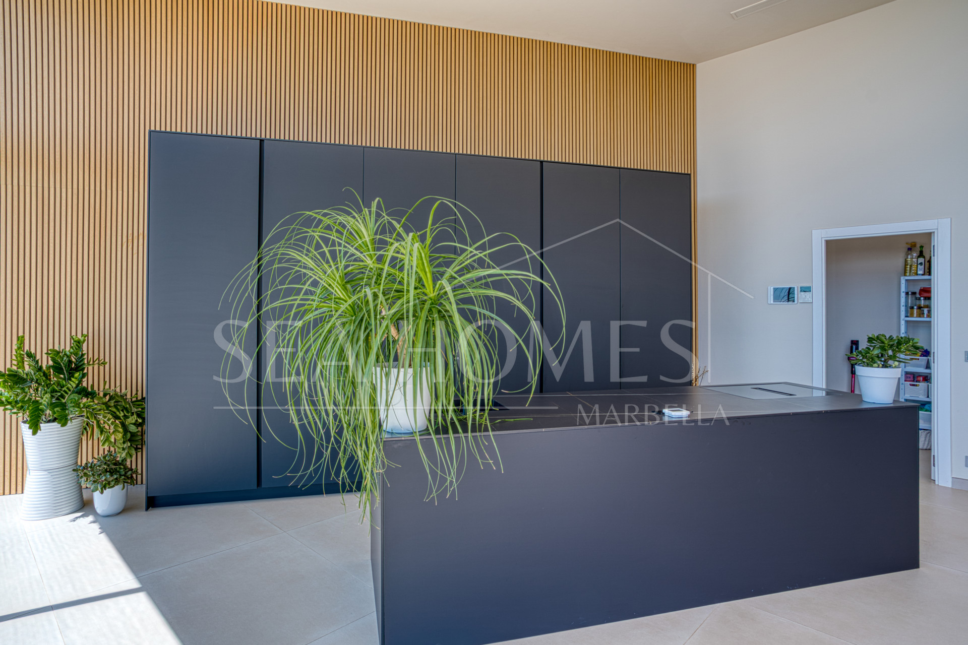 Outstanding, five bedroom Villa located in Altos de Los Monteros with panoramic sea views