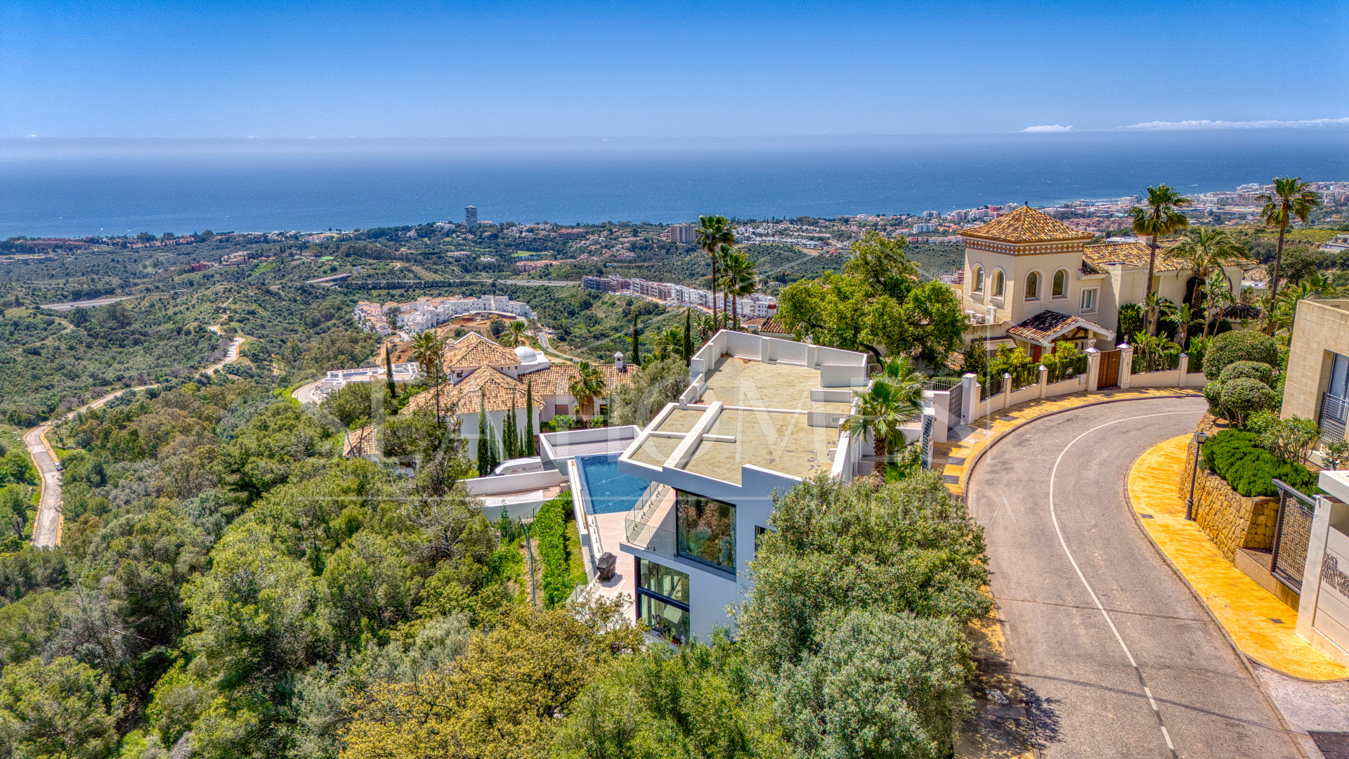 Outstanding, five bedroom Villa located in Altos de Los Monteros with panoramic sea views