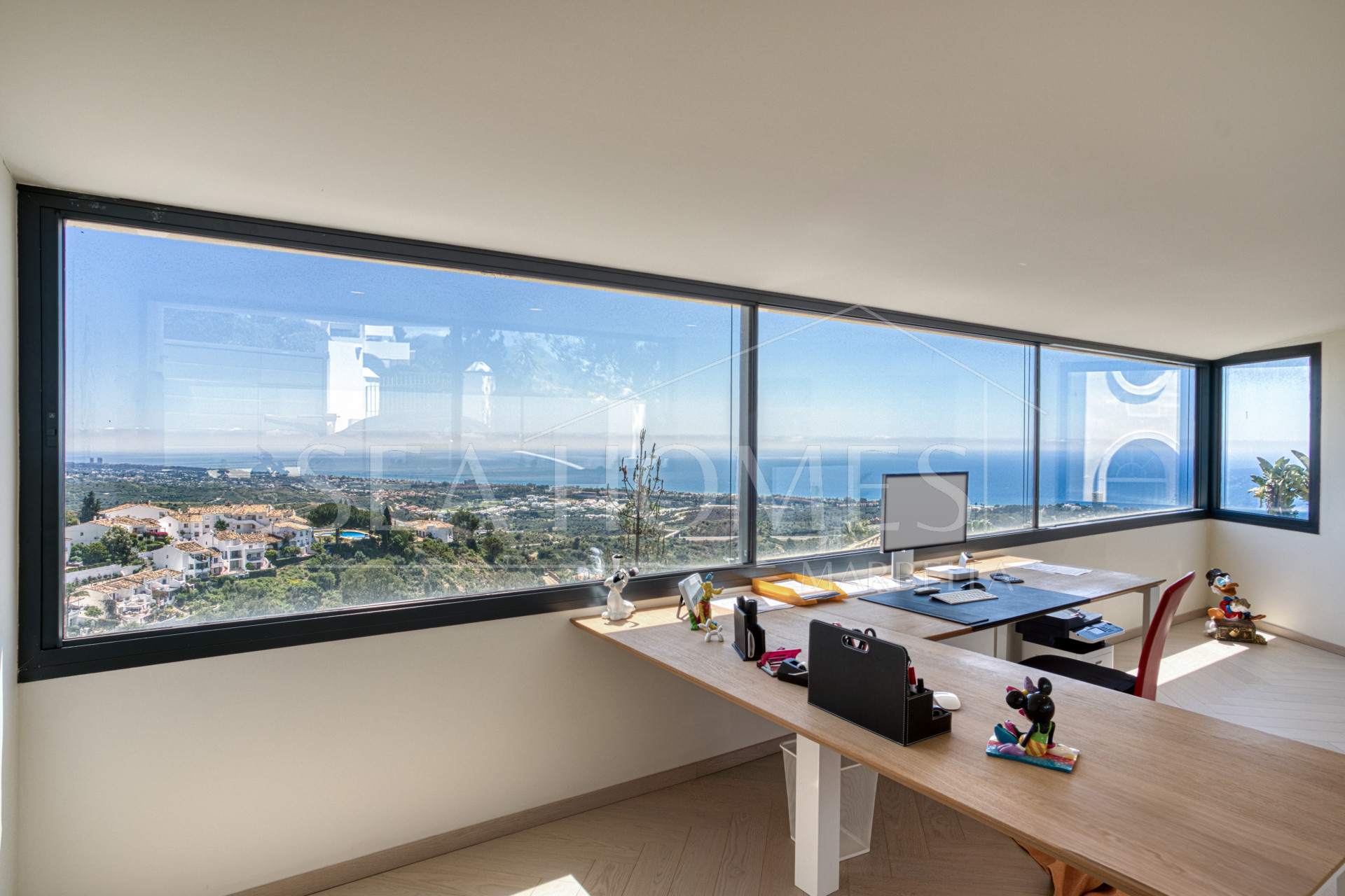 Outstanding, five bedroom Villa located in Altos de Los Monteros with panoramic sea views