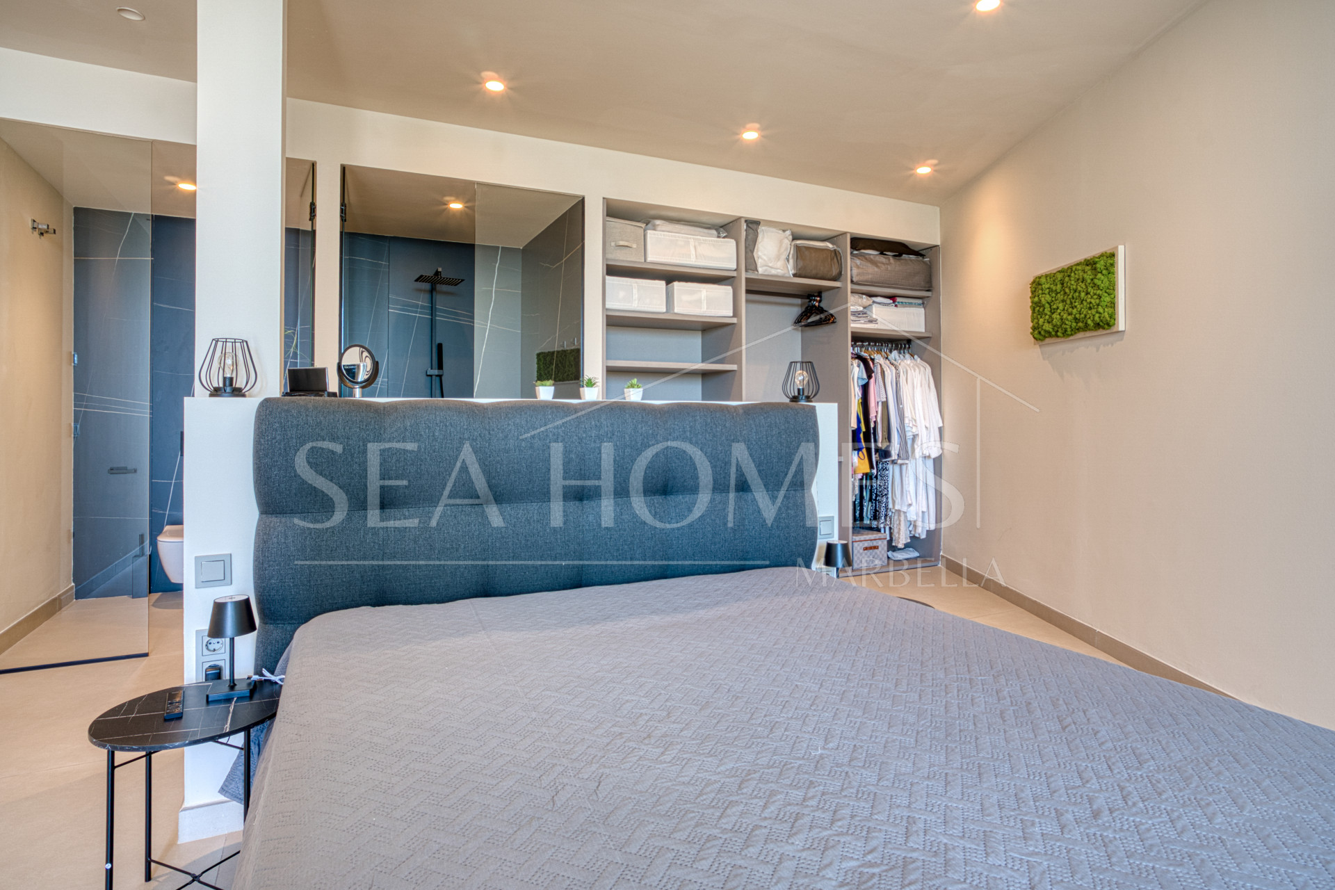 Outstanding, five bedroom Villa located in Altos de Los Monteros with panoramic sea views