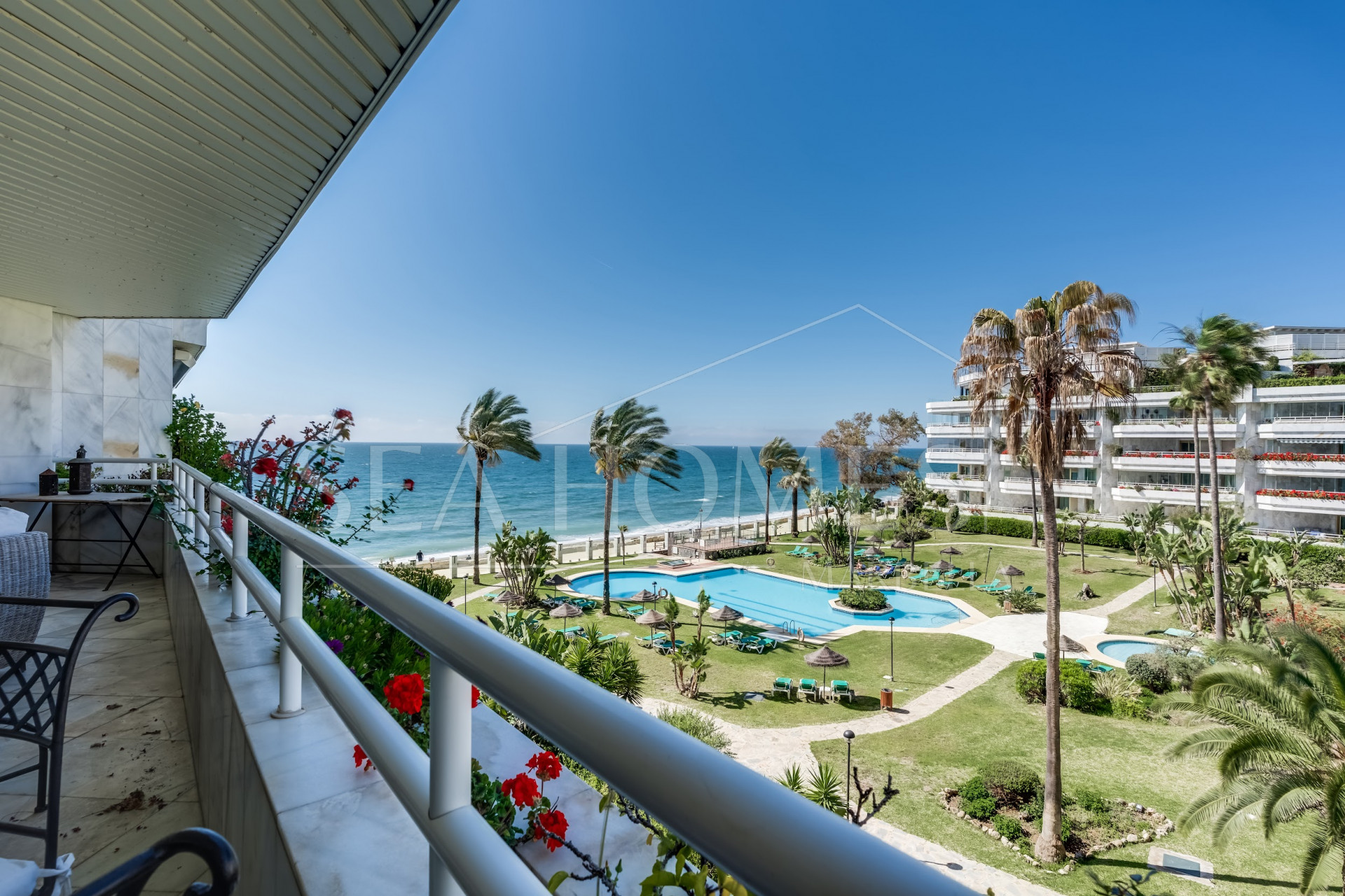 Impressive two bedroom, south west facing apartment in the beachfront community Playa Esmeralda