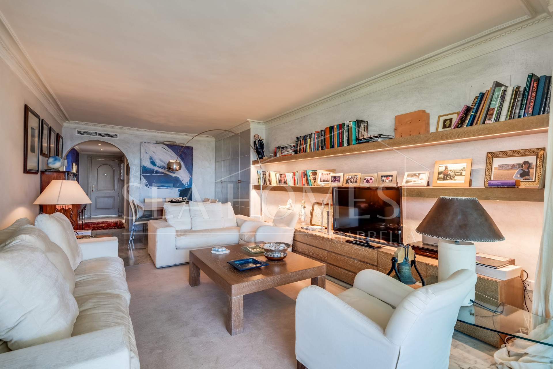 Impressive two bedroom, south west facing apartment in the beachfront community Playa Esmeralda
