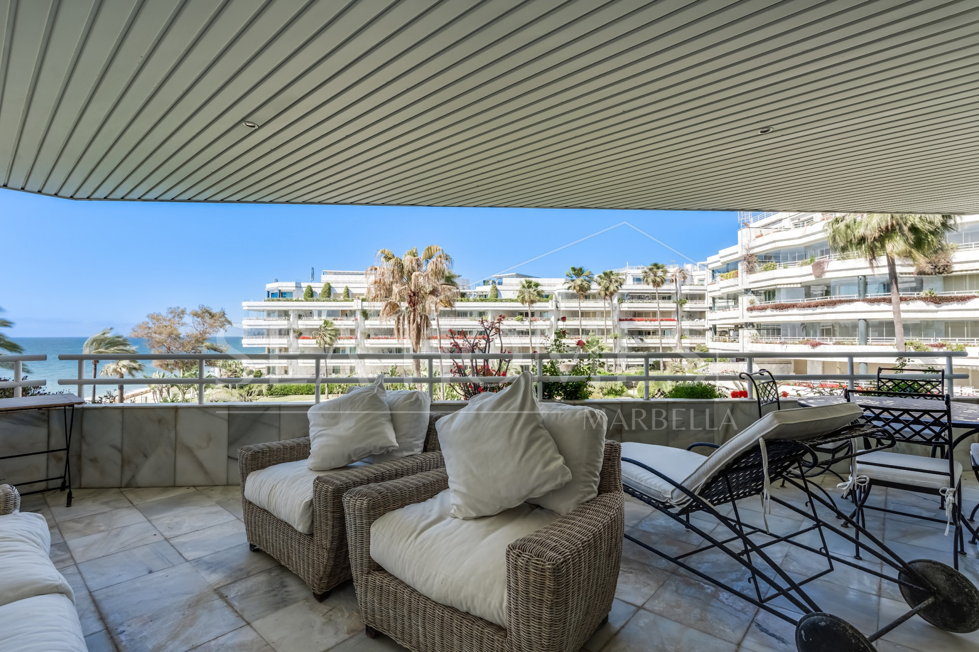 Impressive two bedroom, south west facing apartment in the beachfront community Playa Esmeralda