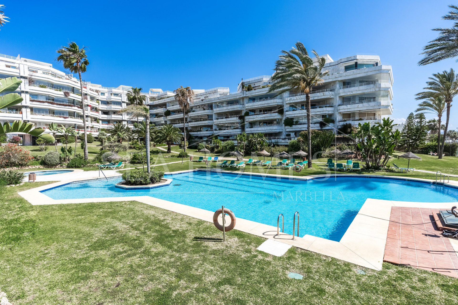 Impressive two bedroom, south west facing apartment in the beachfront community Playa Esmeralda