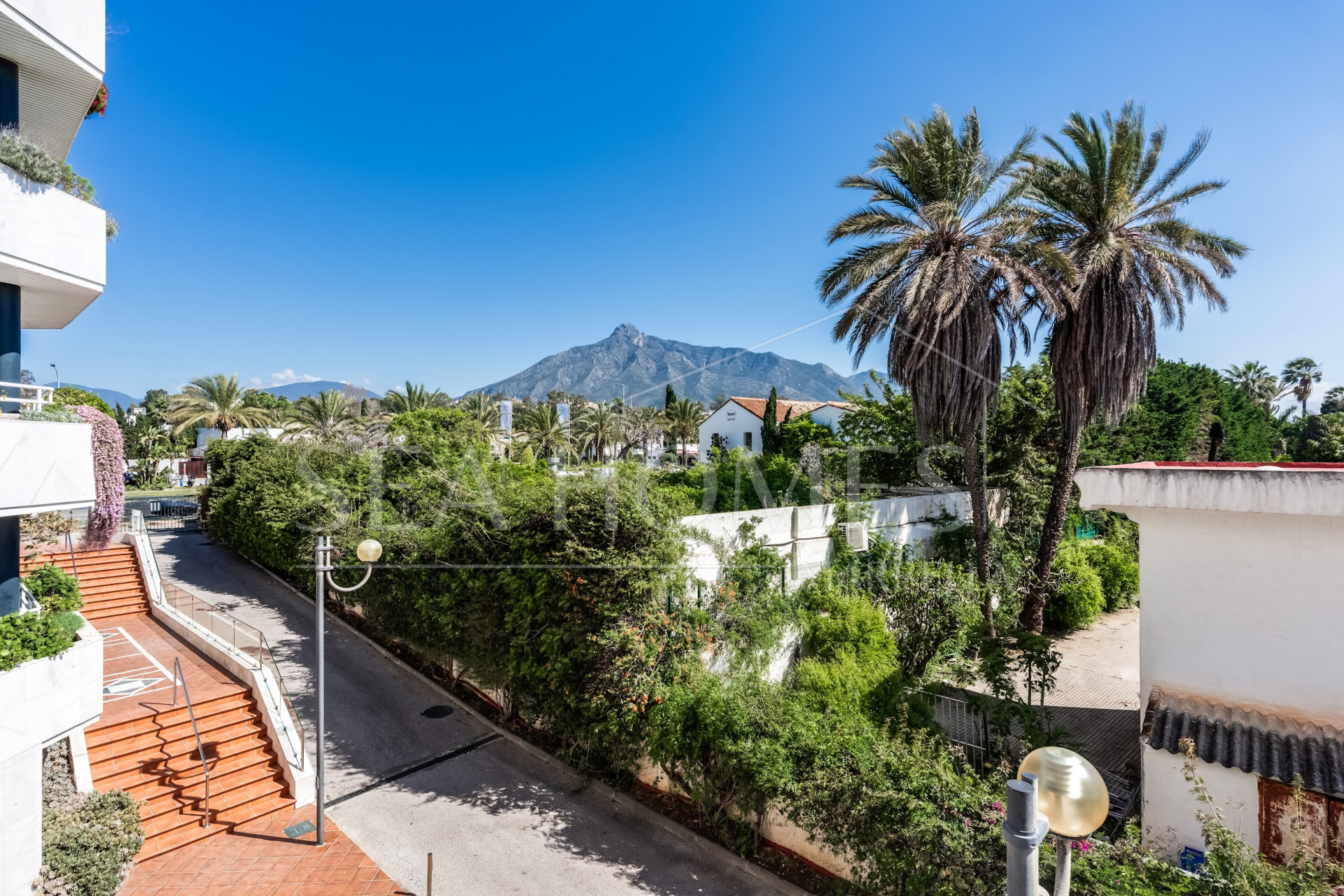 Impressive two bedroom, south west facing apartment in the beachfront community Playa Esmeralda