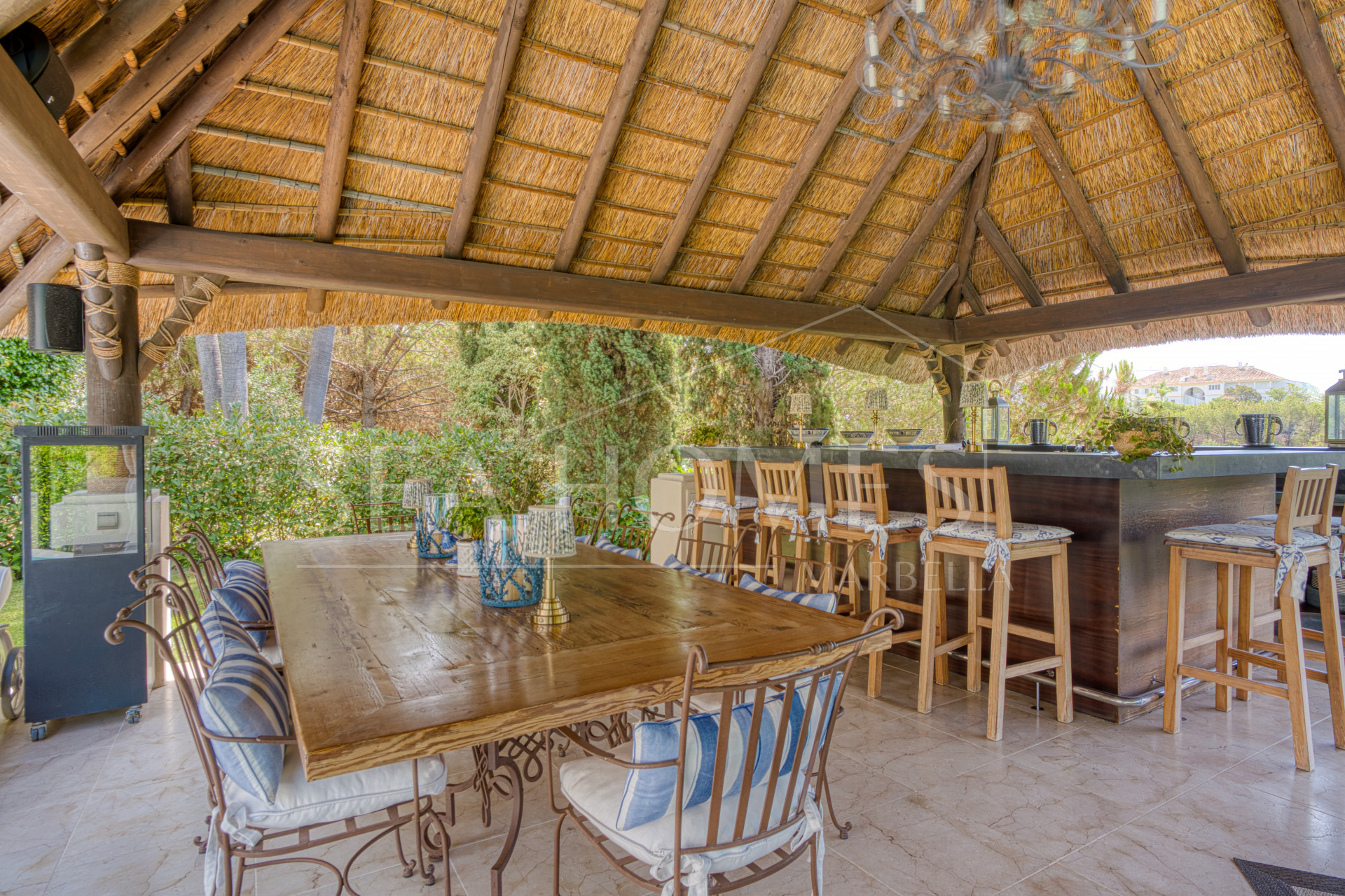 Elegant Six Bedroom, South-Facing Villa in Prestigious Lomas de Marbella Club