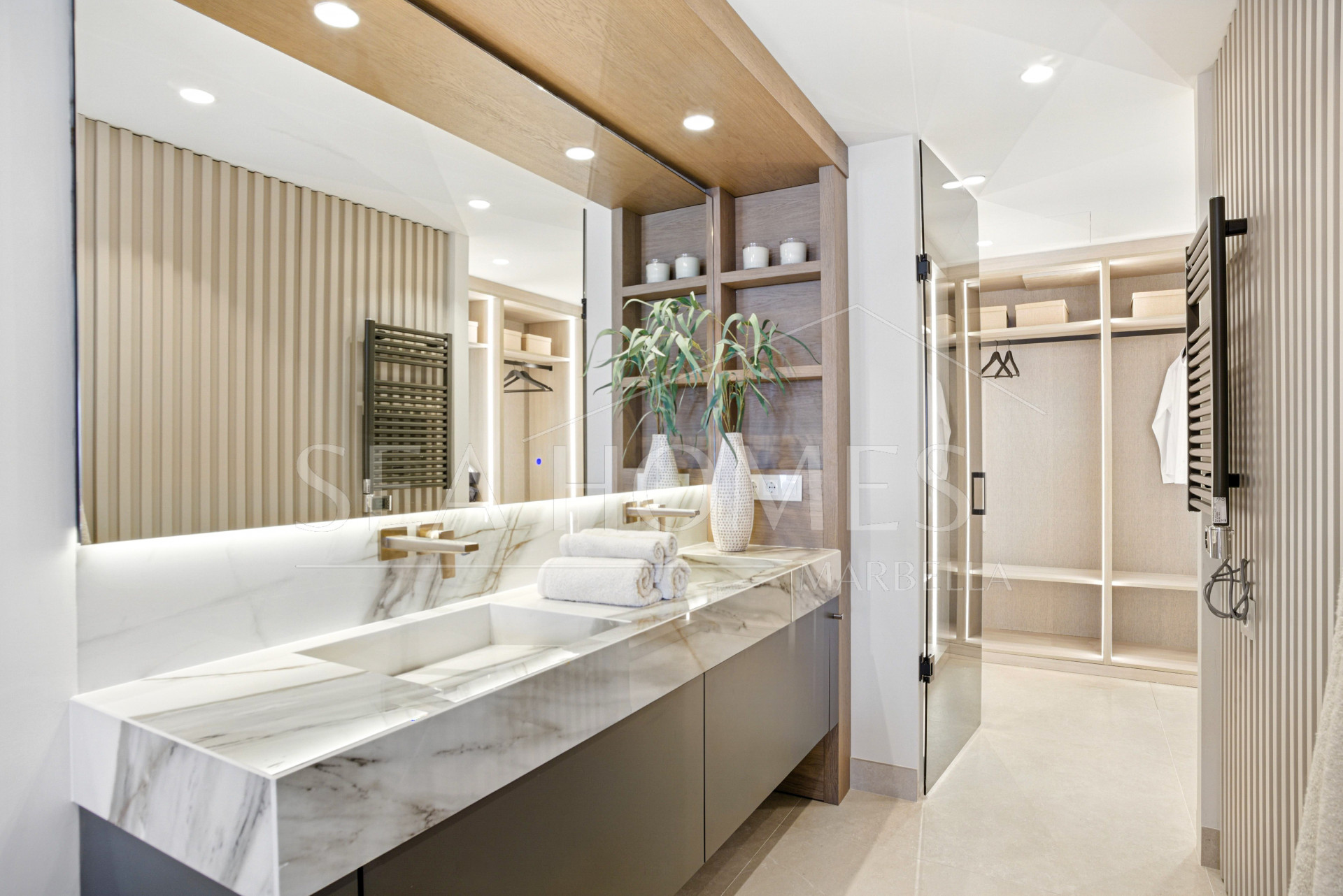 Stunning south facing, four bedroom ground floor apartment, set within the exclusive Los Granados del Mar urbanization on the New Golden Mile