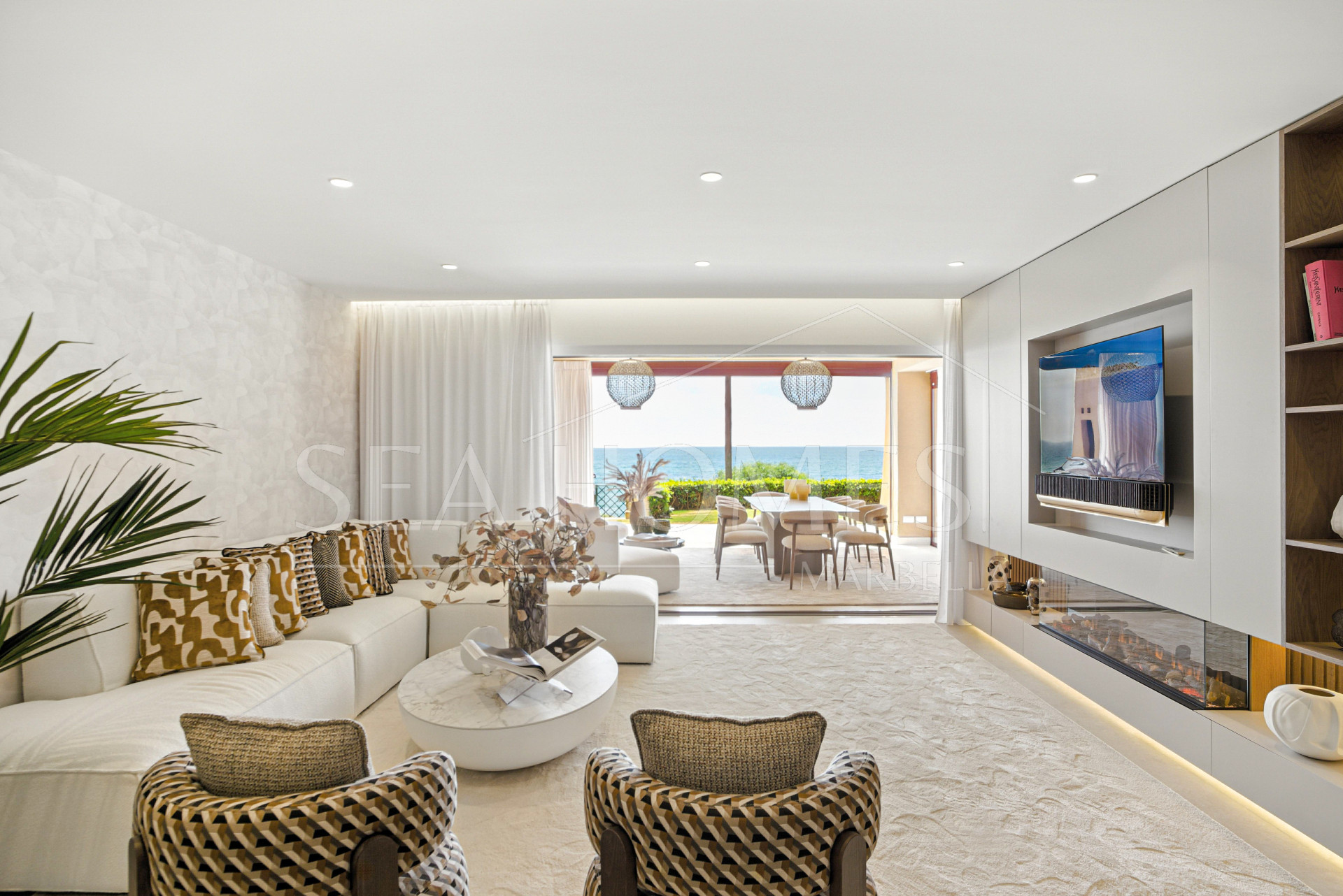 Stunning south facing, four bedroom ground floor apartment, set within the exclusive Los Granados del Mar urbanization on the New Golden Mile