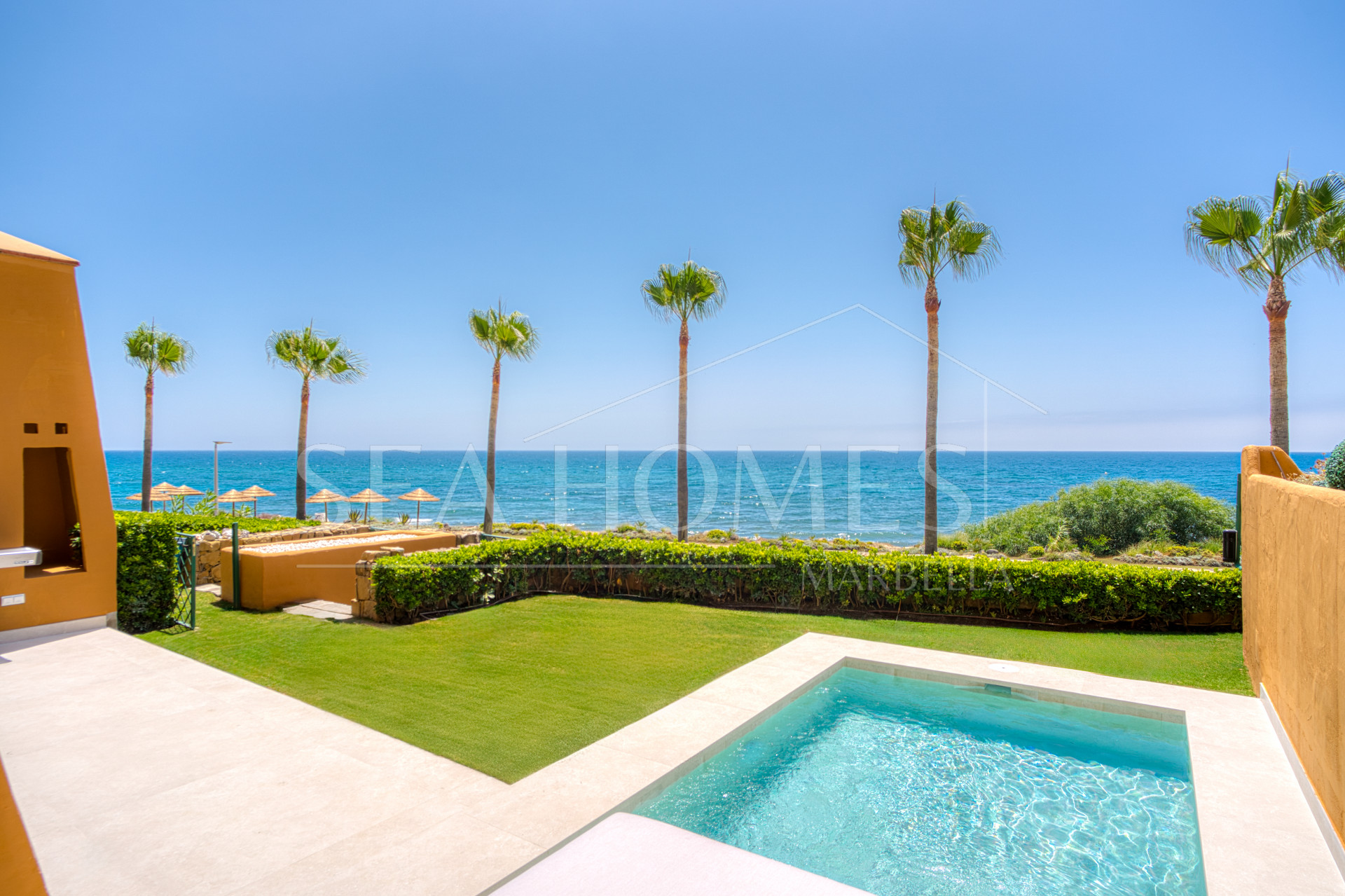 Stunning south facing, four bedroom ground floor apartment, set within the exclusive Los Granados del Mar urbanization on the New Golden Mile