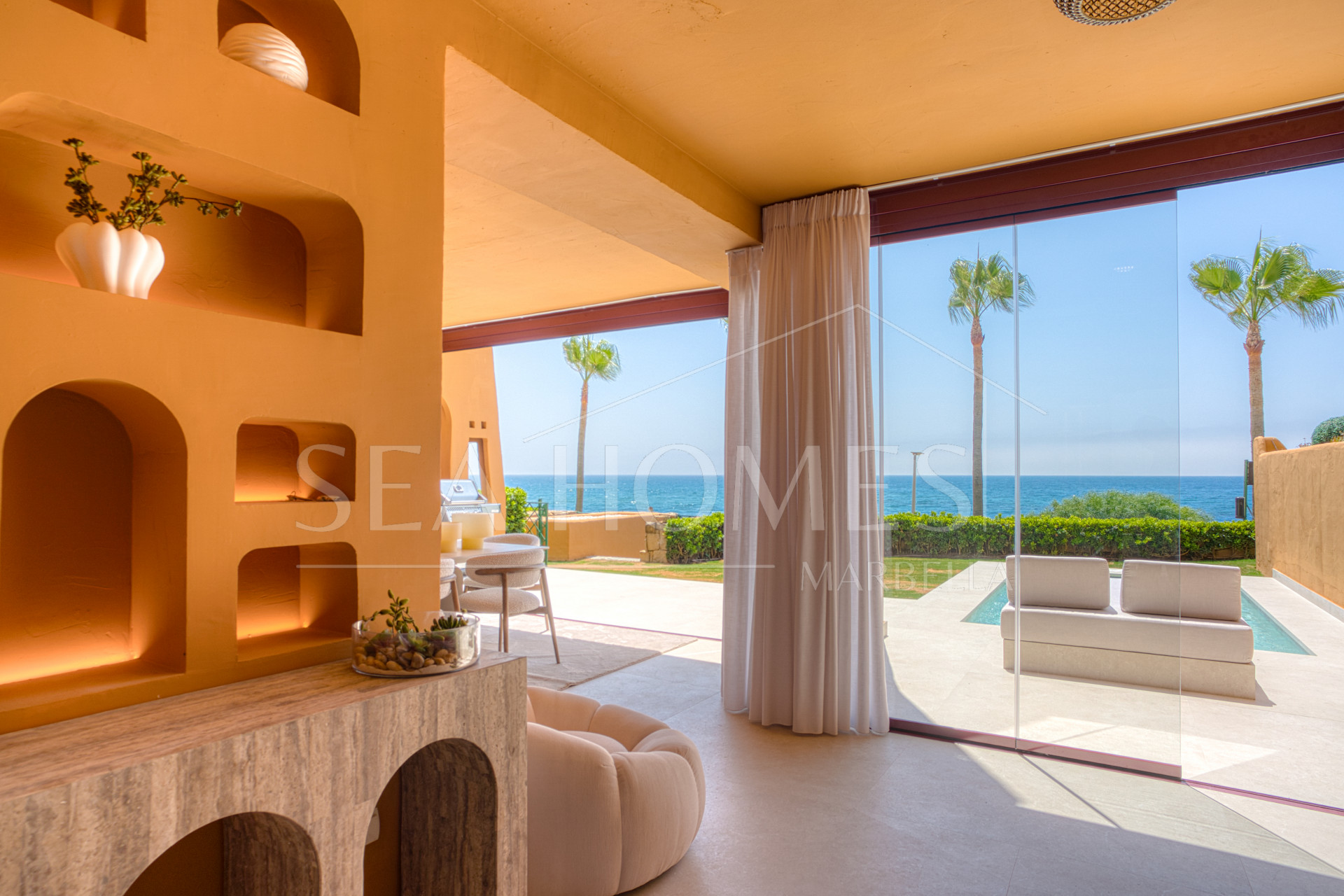 Stunning south facing, four bedroom ground floor apartment, set within the exclusive Los Granados del Mar urbanization on the New Golden Mile