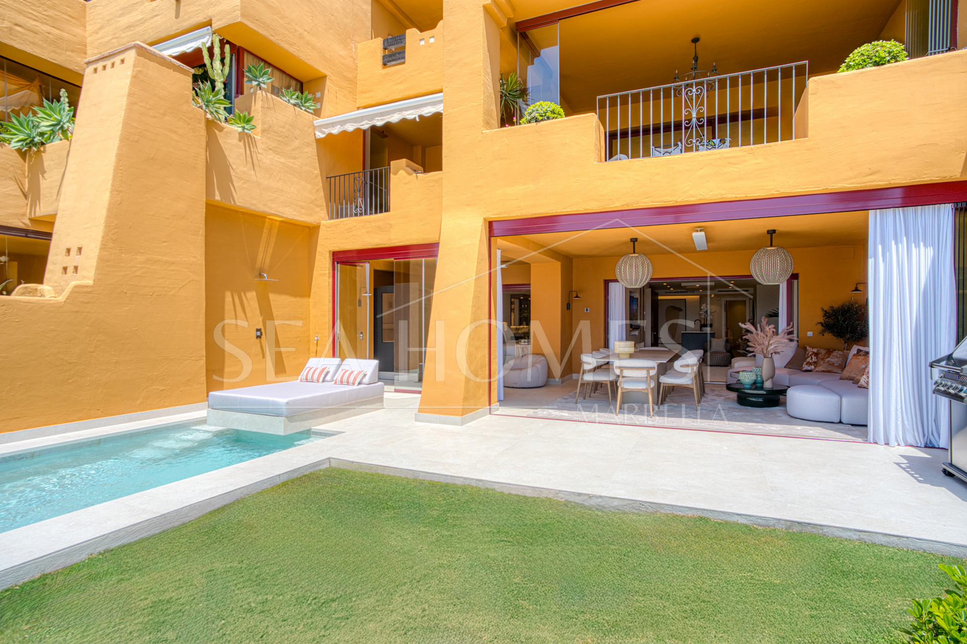 Stunning south facing, four bedroom ground floor apartment, set within the exclusive Los Granados del Mar urbanization on the New Golden Mile